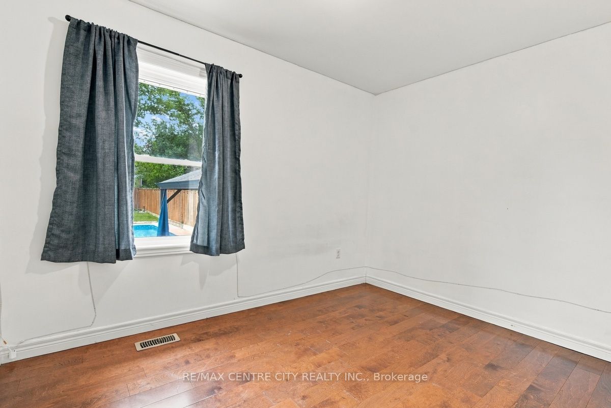 1570 Hansuld Street Property Photo 21