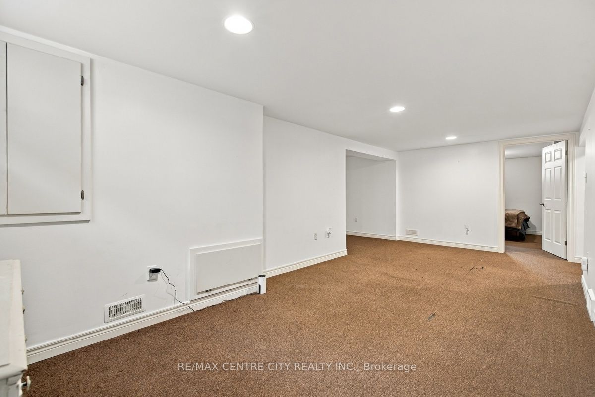 1570 Hansuld Street Property Photo 28
