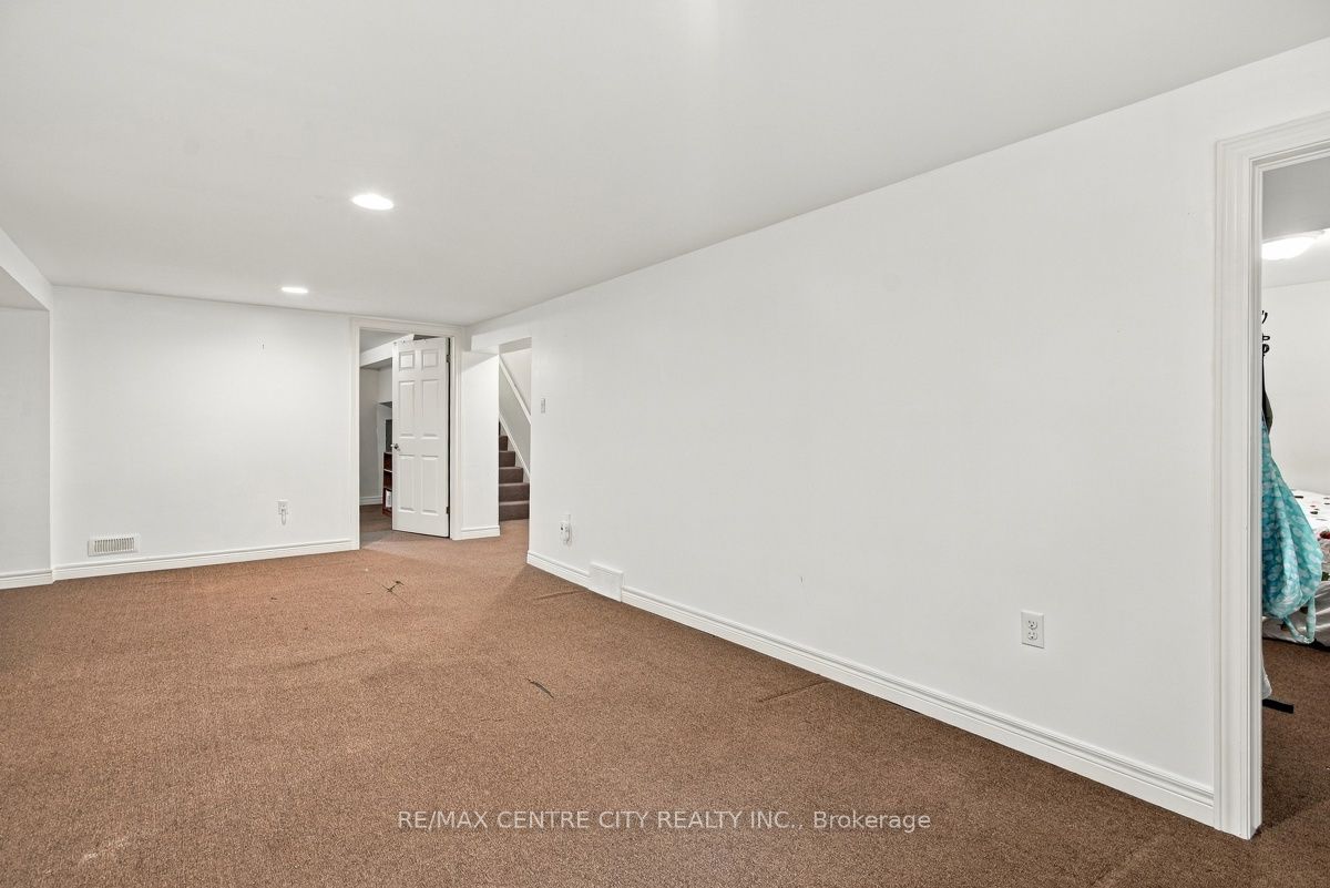 1570 Hansuld Street Property Photo 29