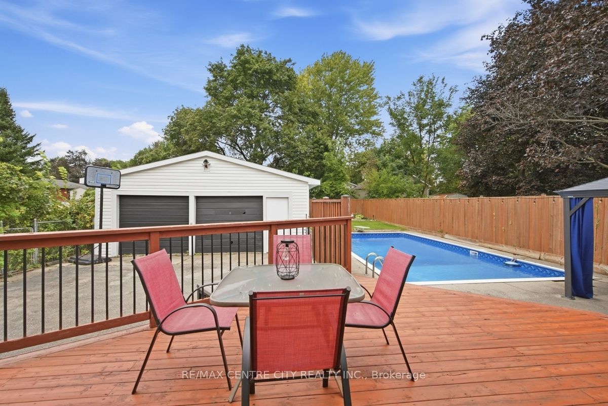 1570 Hansuld Street Property Photo 32