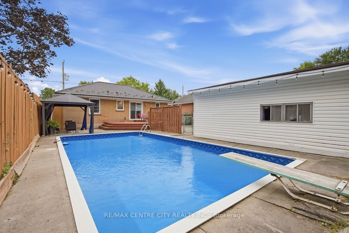 1570 Hansuld Street Property Photo 40