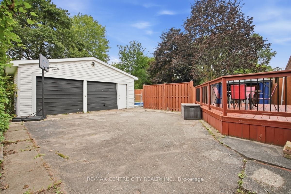 1570 Hansuld Street Property Photo 45