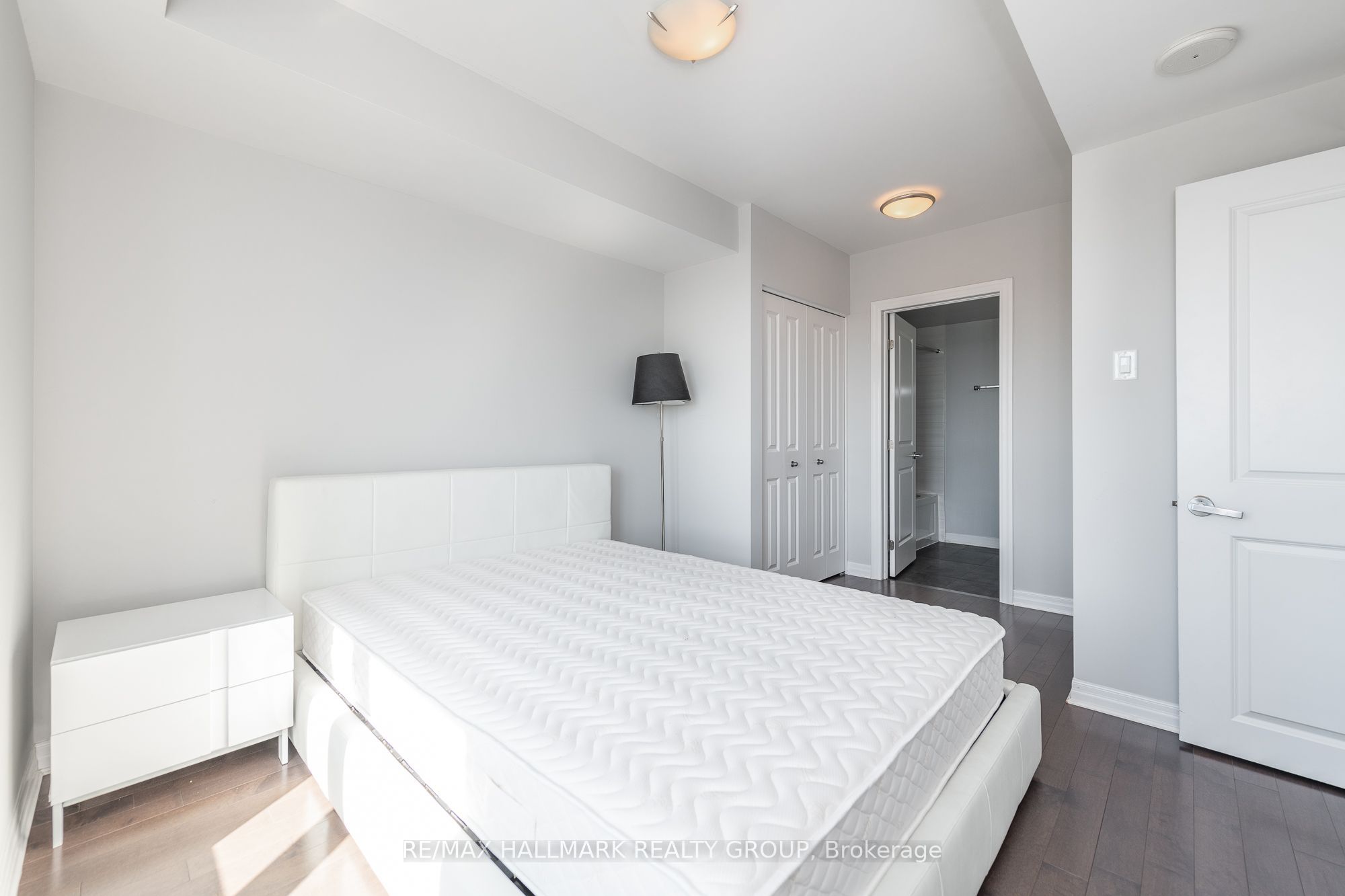 195 Besserer Street 1602 Property Photo 16