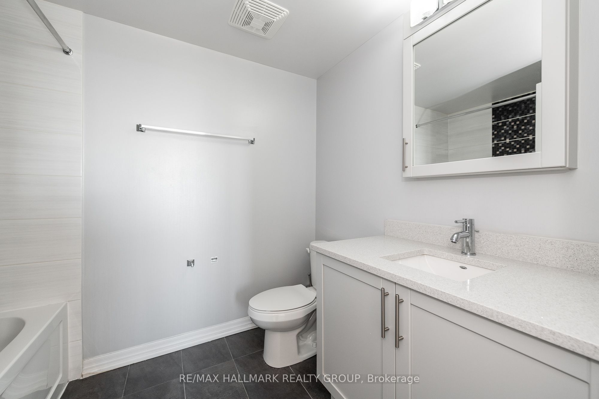 195 Besserer Street 1602 Property Photo 18