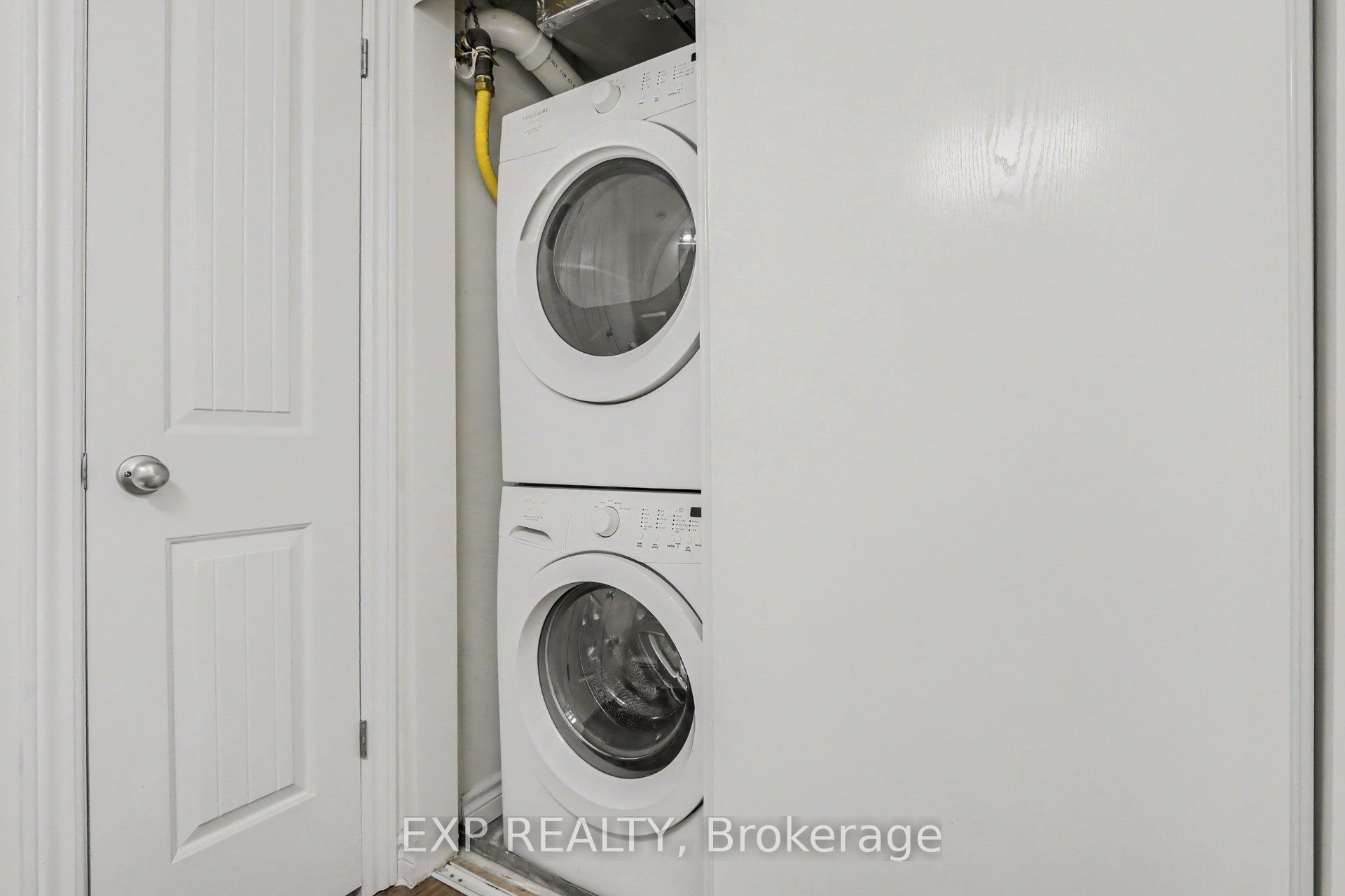 1149 Longfields Drive B Property Photo 22