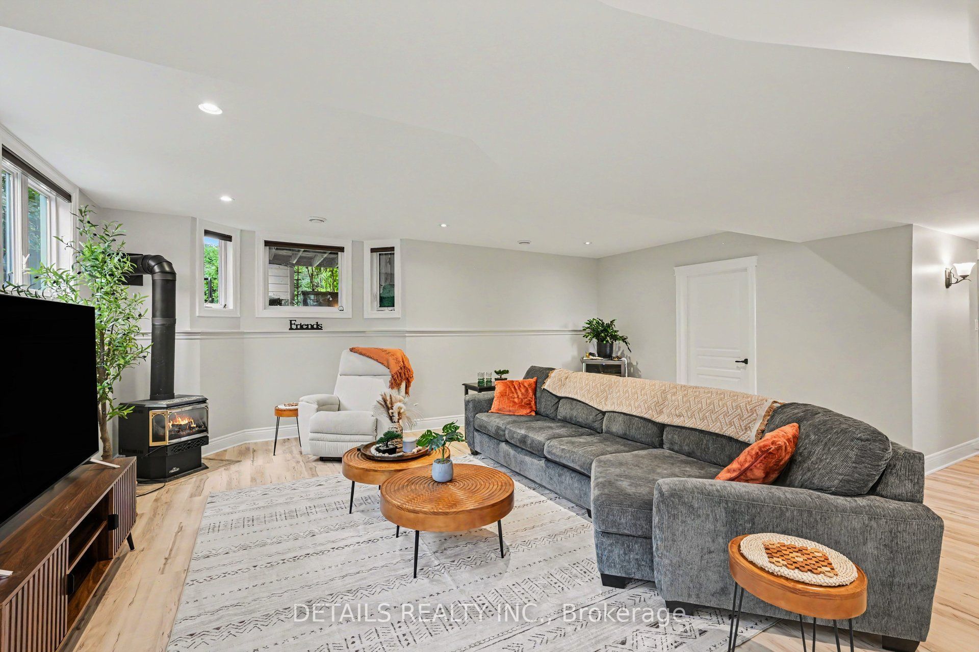 8 Francis Street Property Photo 28