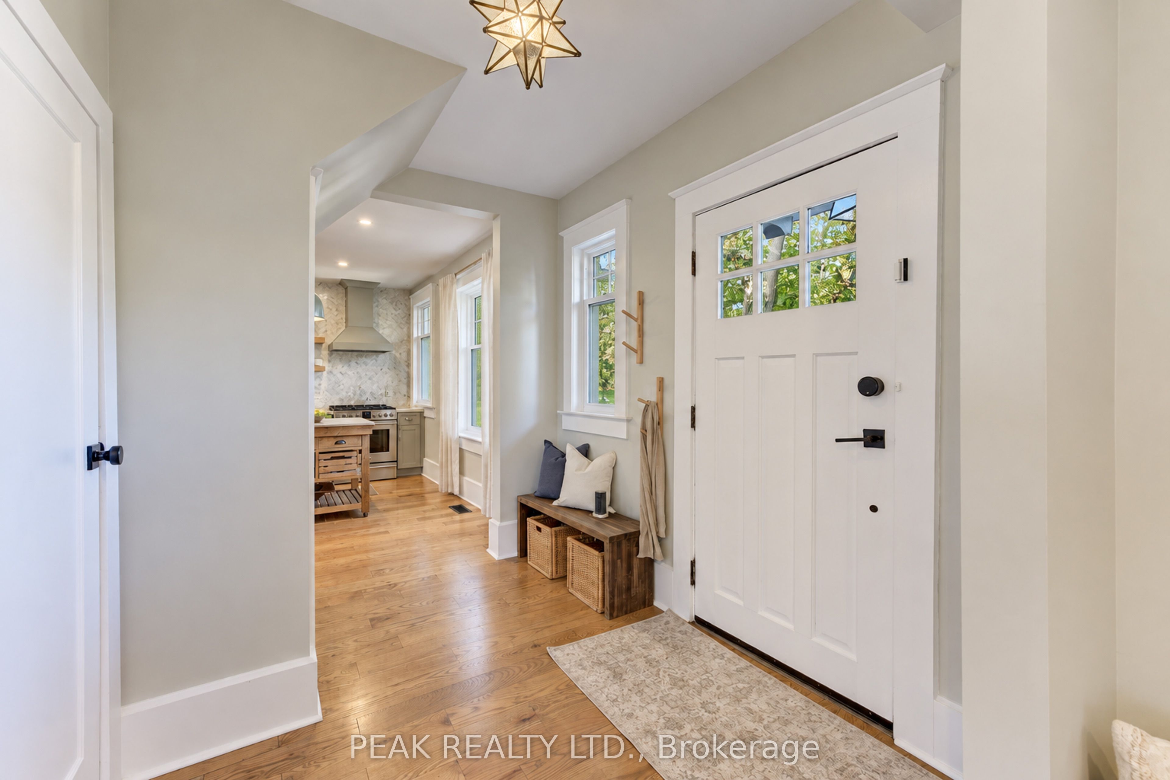 64 William Street W Property Photo 3