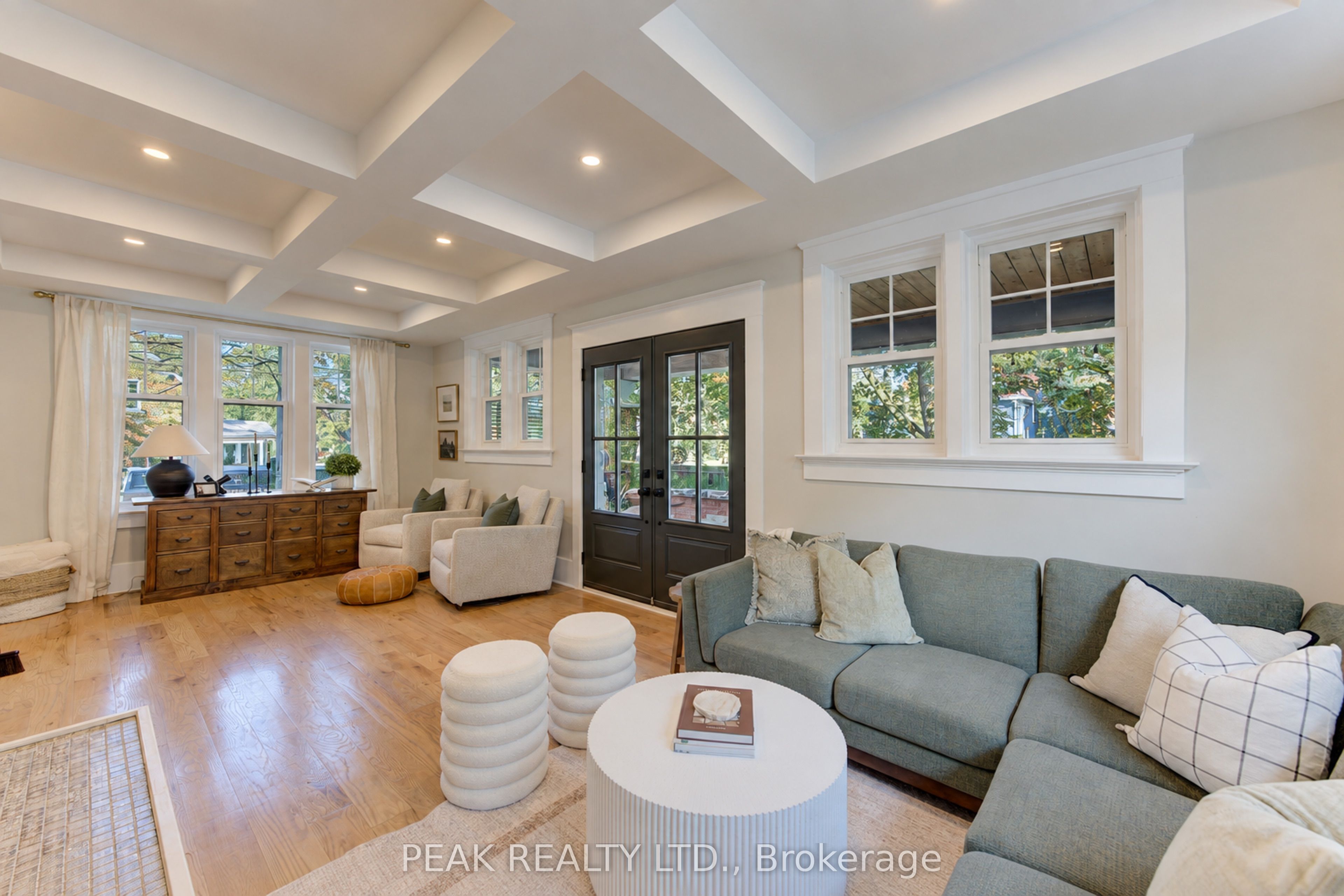 64 William Street W Property Photo 6