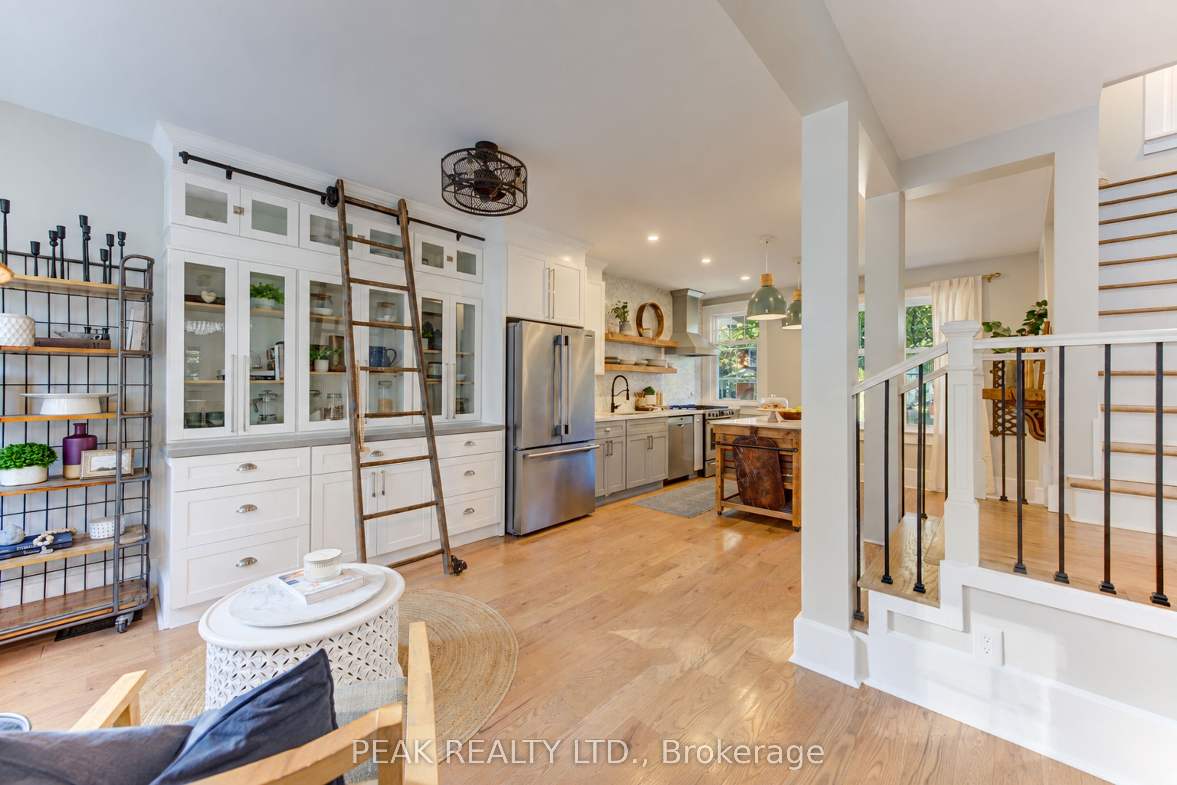64 William Street W Property Photo 10