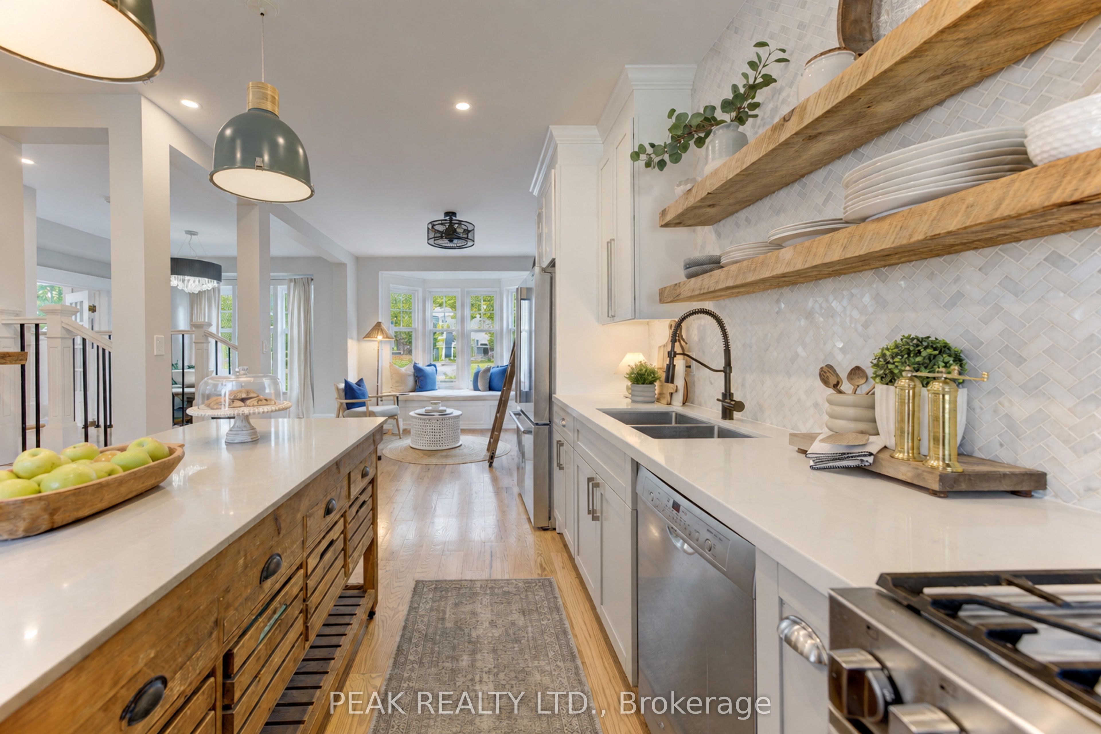 64 William Street W Property Photo 12