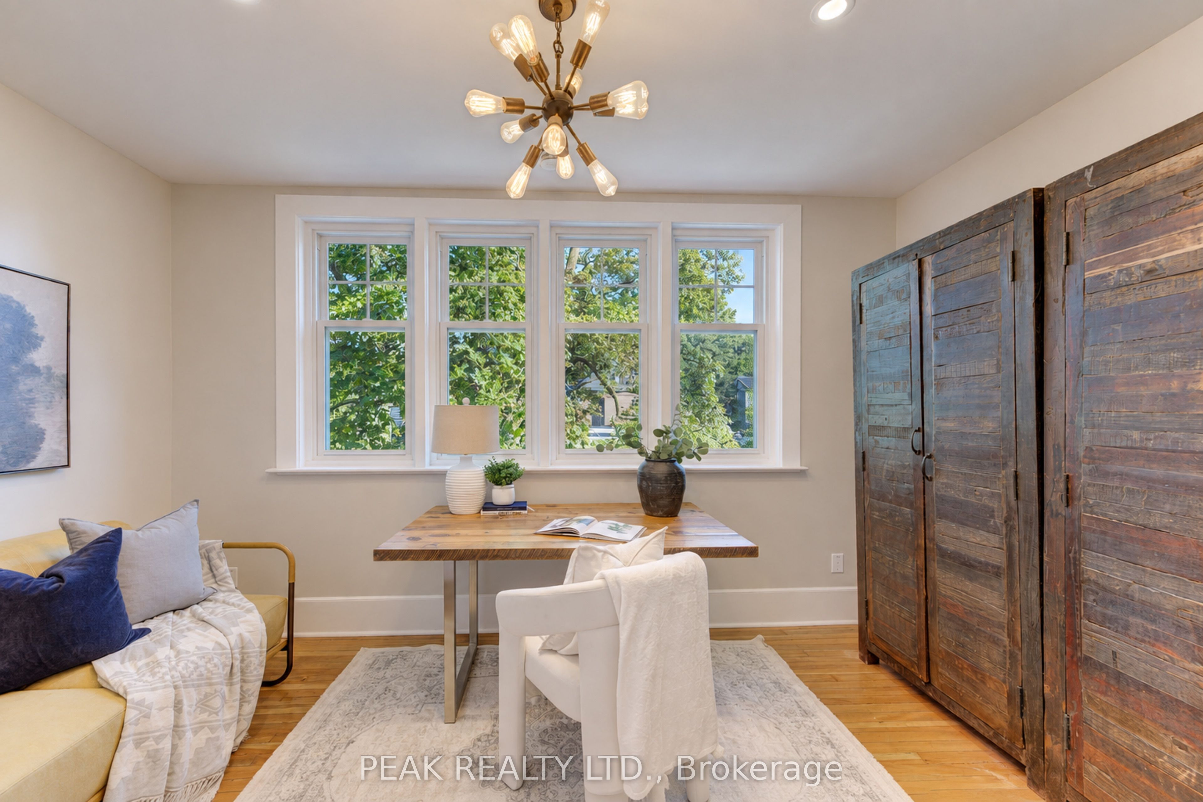 64 William Street W Property Photo 16