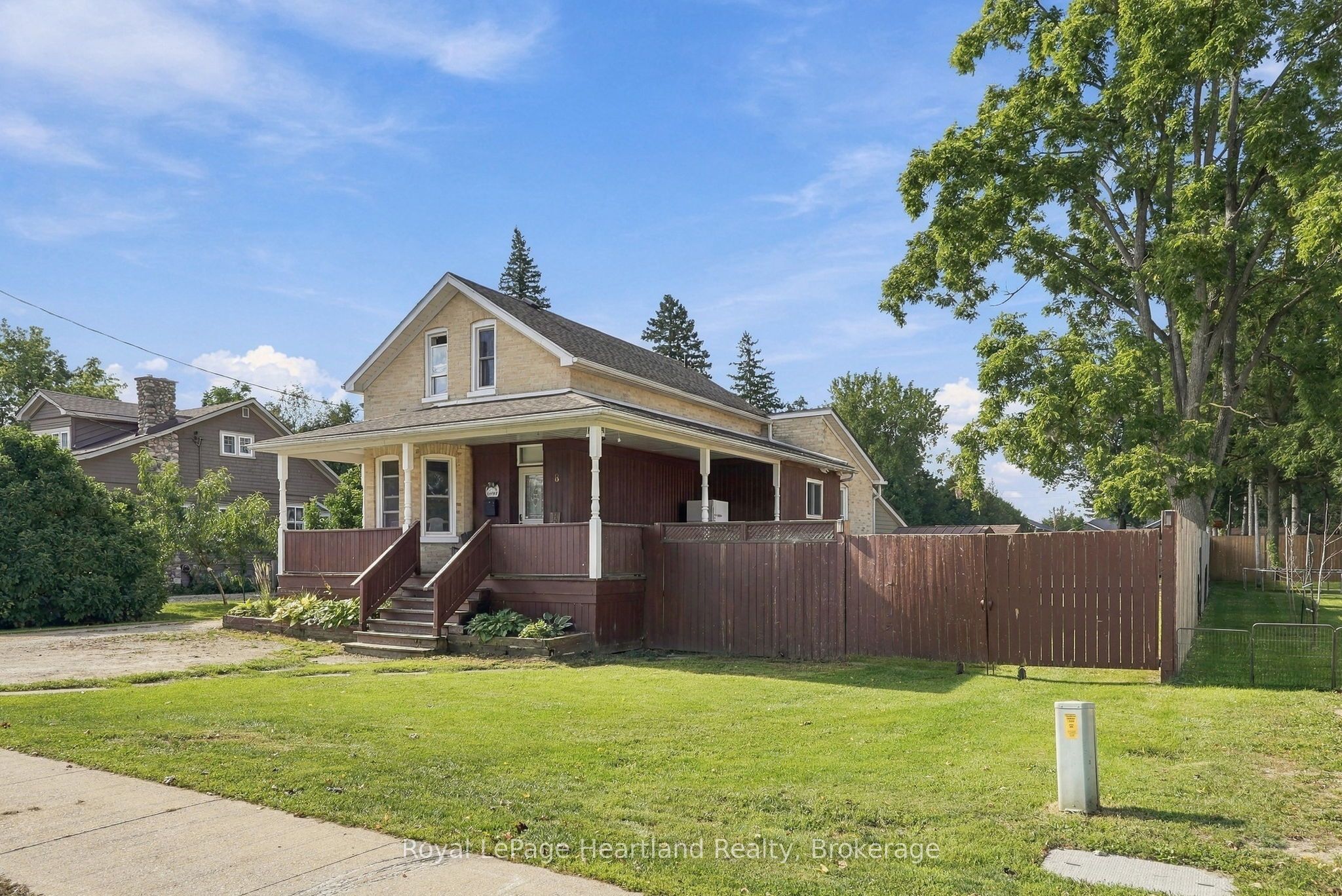 8 Clarke Street S Property Photo 4