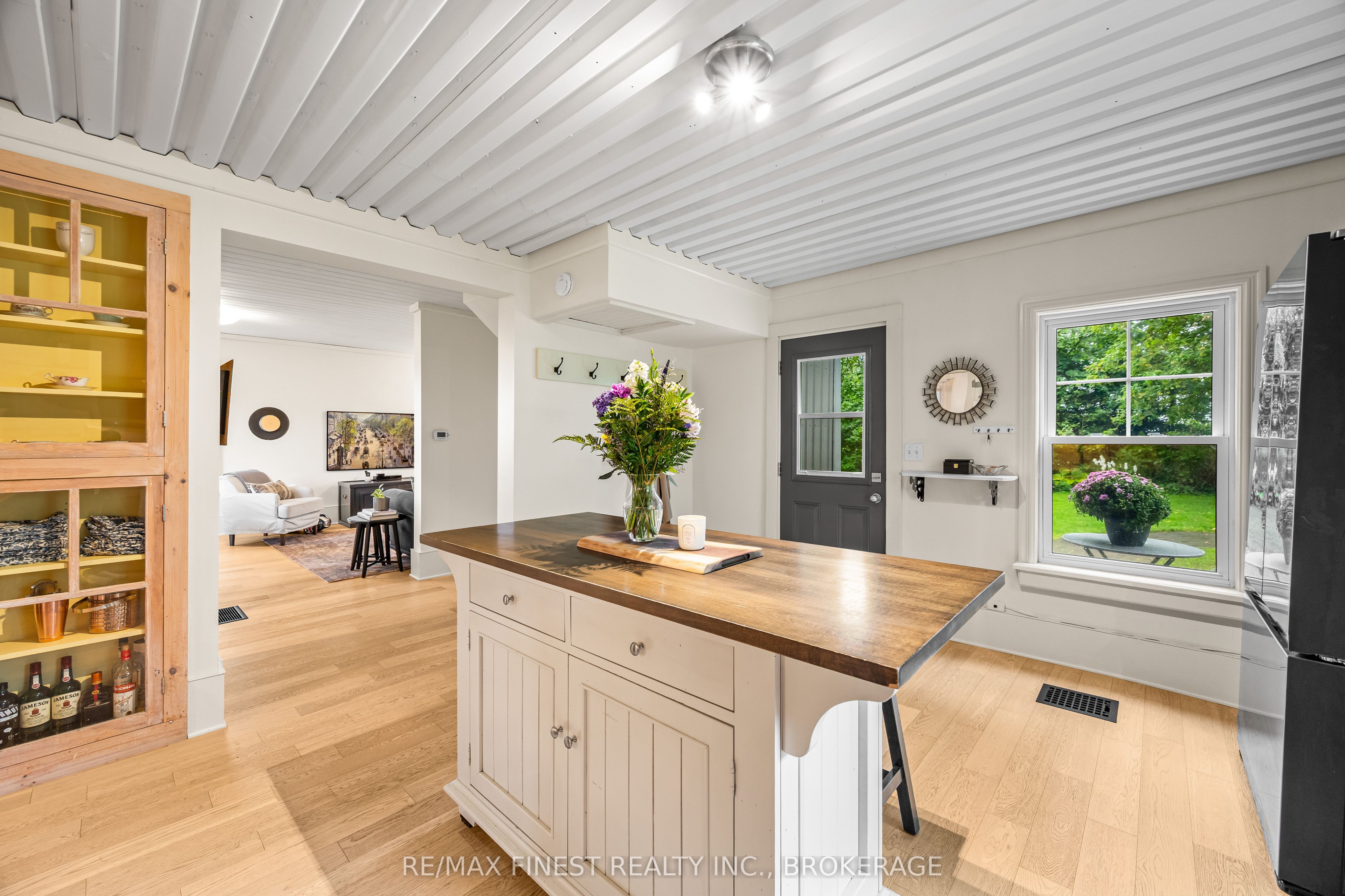 4446 Highway 2 Property Photo 6
