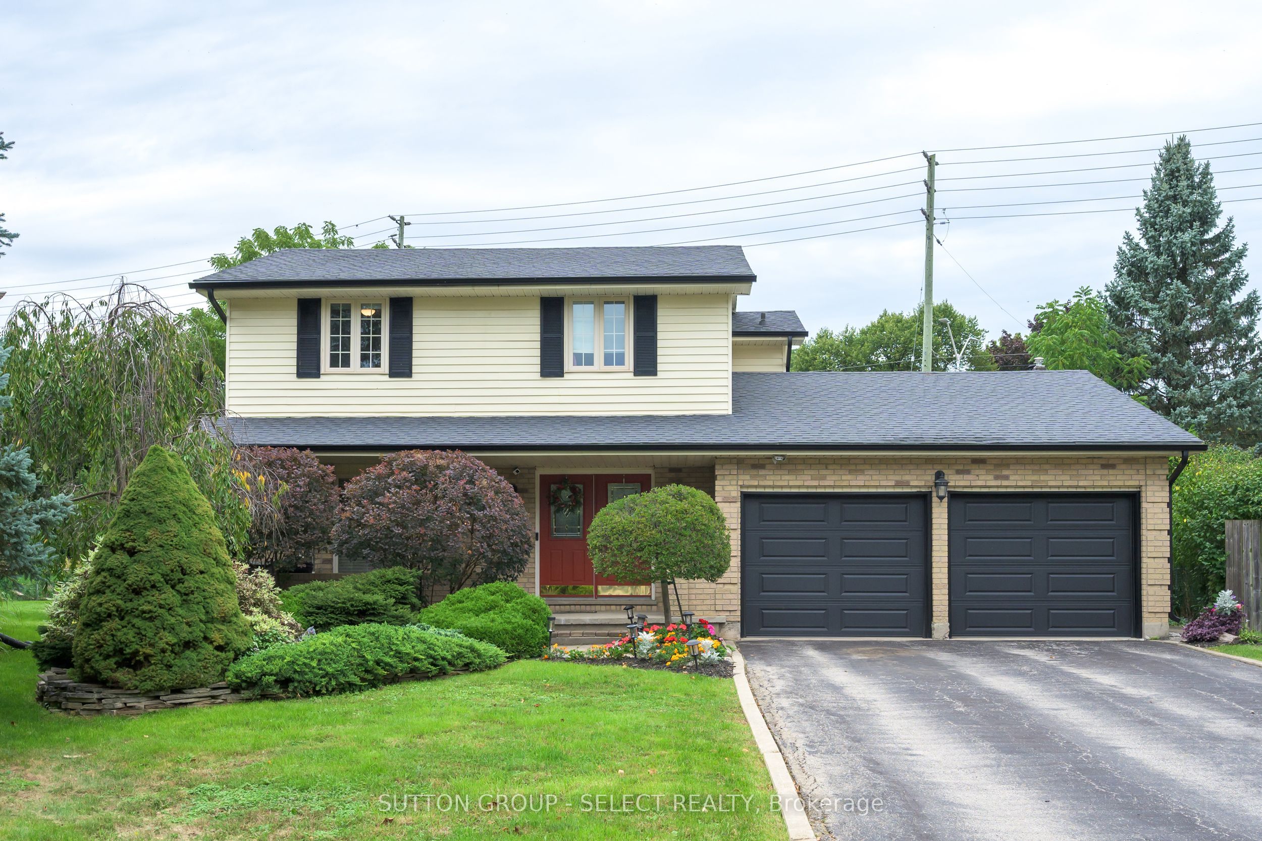 384 Eastcastle Place Property Photo 1