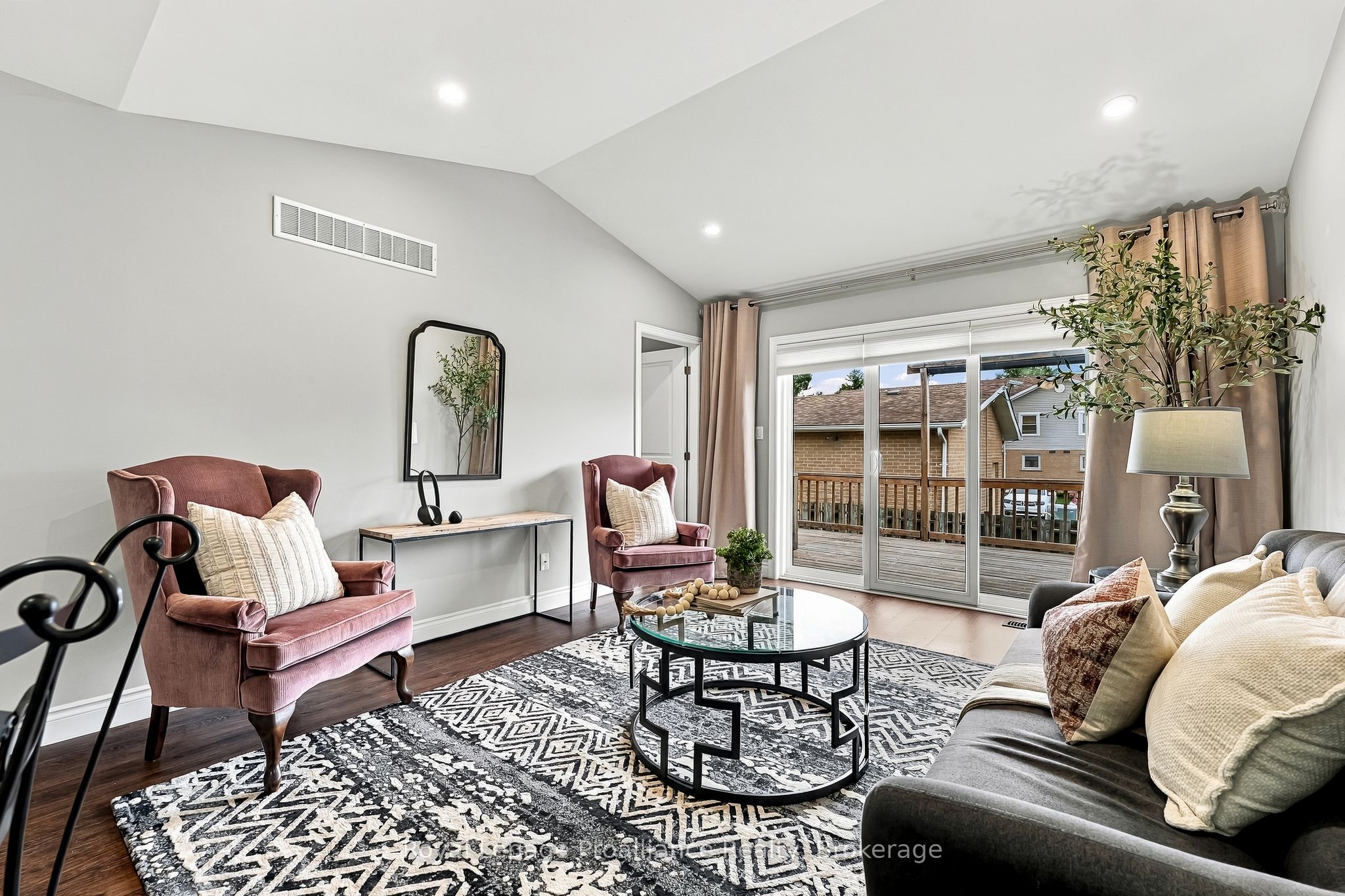 8 Ferris Court Property Photo 15