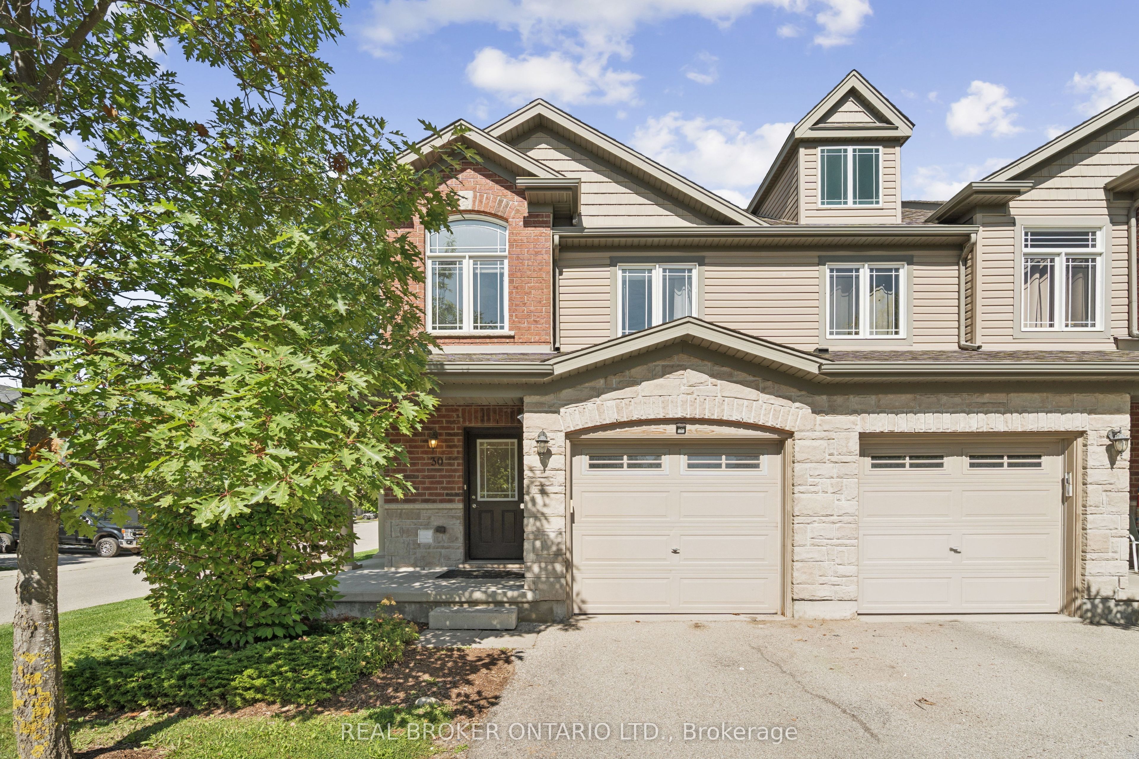 30 Kingsbury Square Property Photo 2