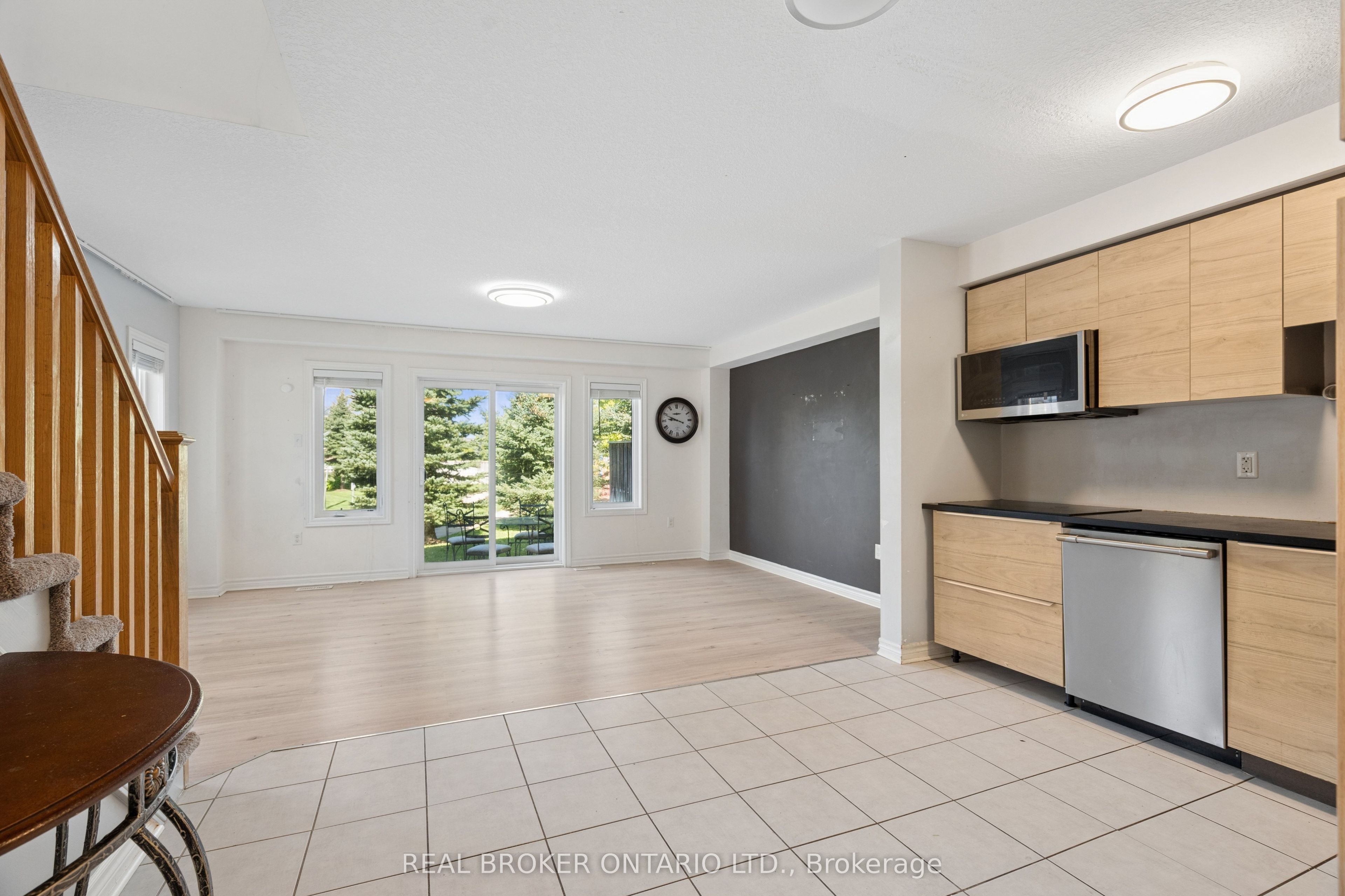 30 Kingsbury Square Property Photo 7