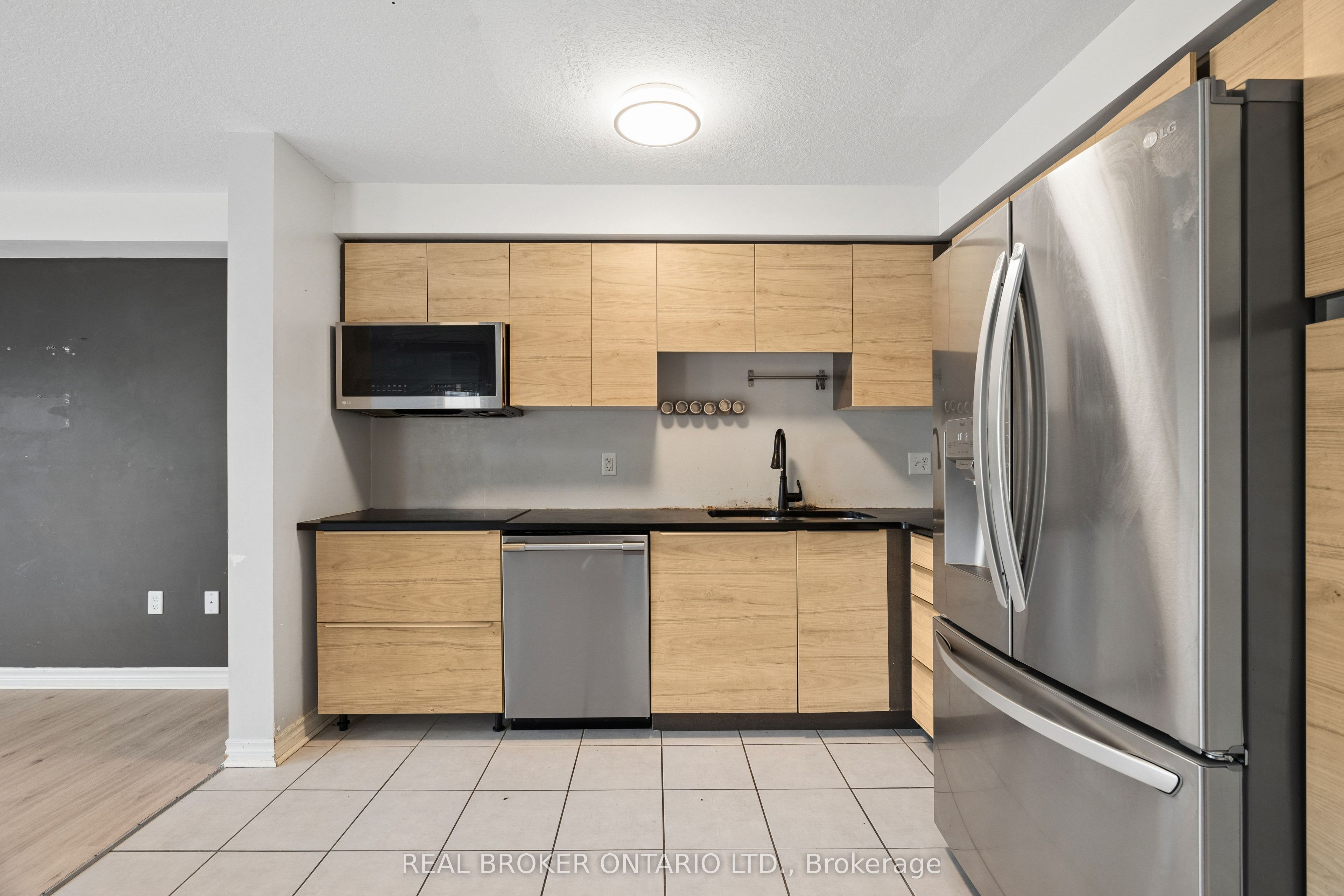 30 Kingsbury Square Property Photo 8