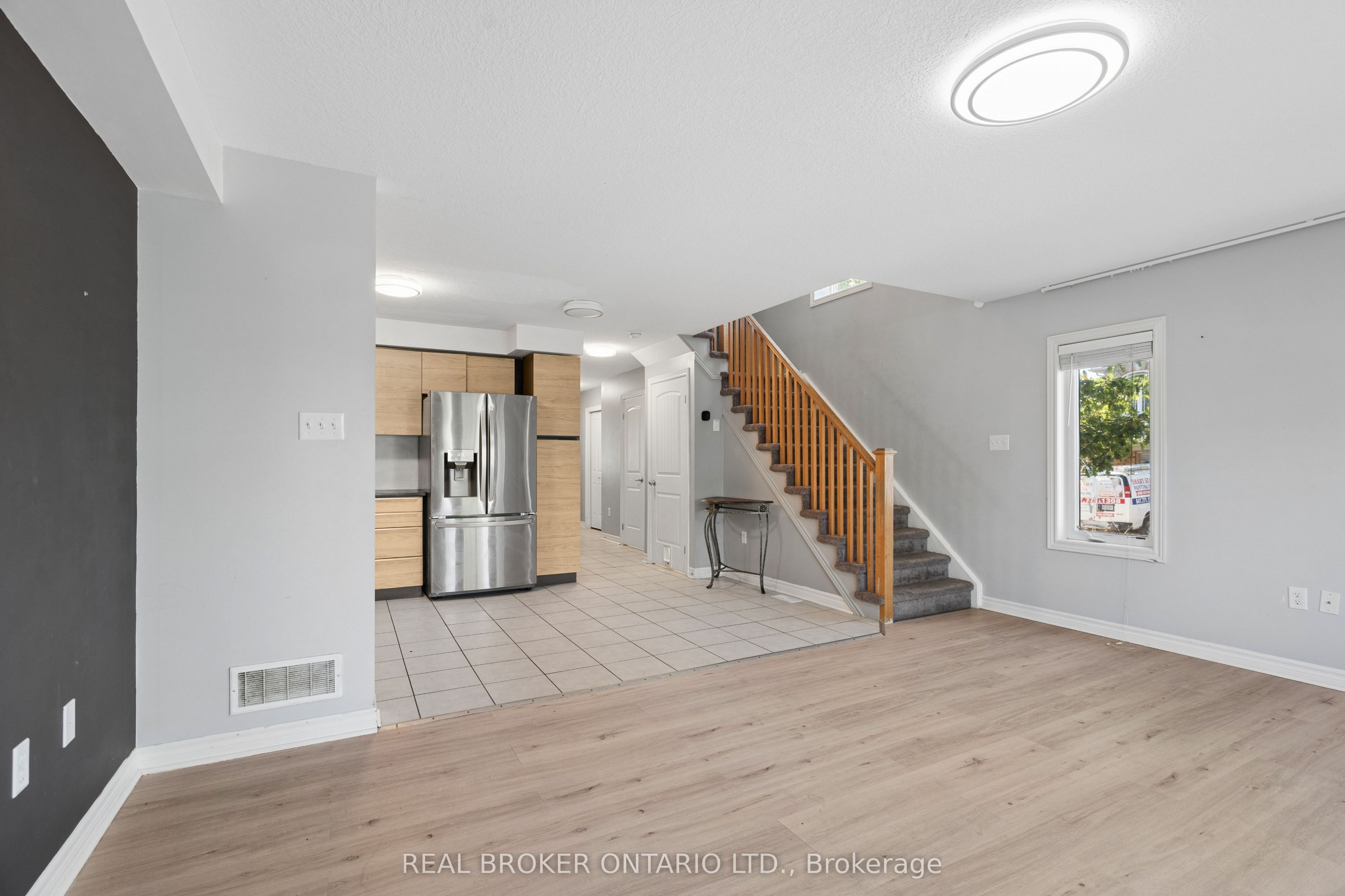 30 Kingsbury Square Property Photo 12