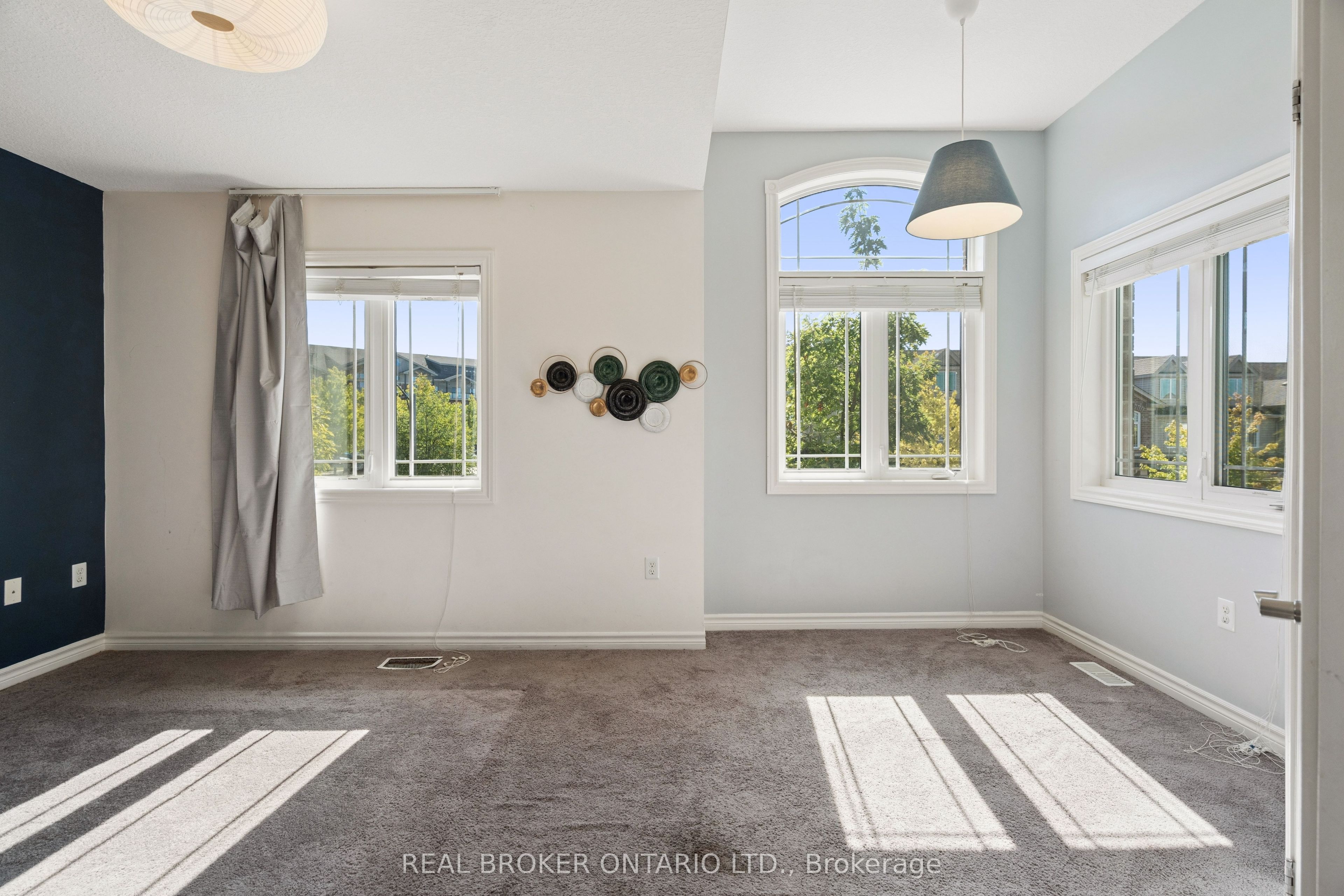 30 Kingsbury Square Property Photo 16