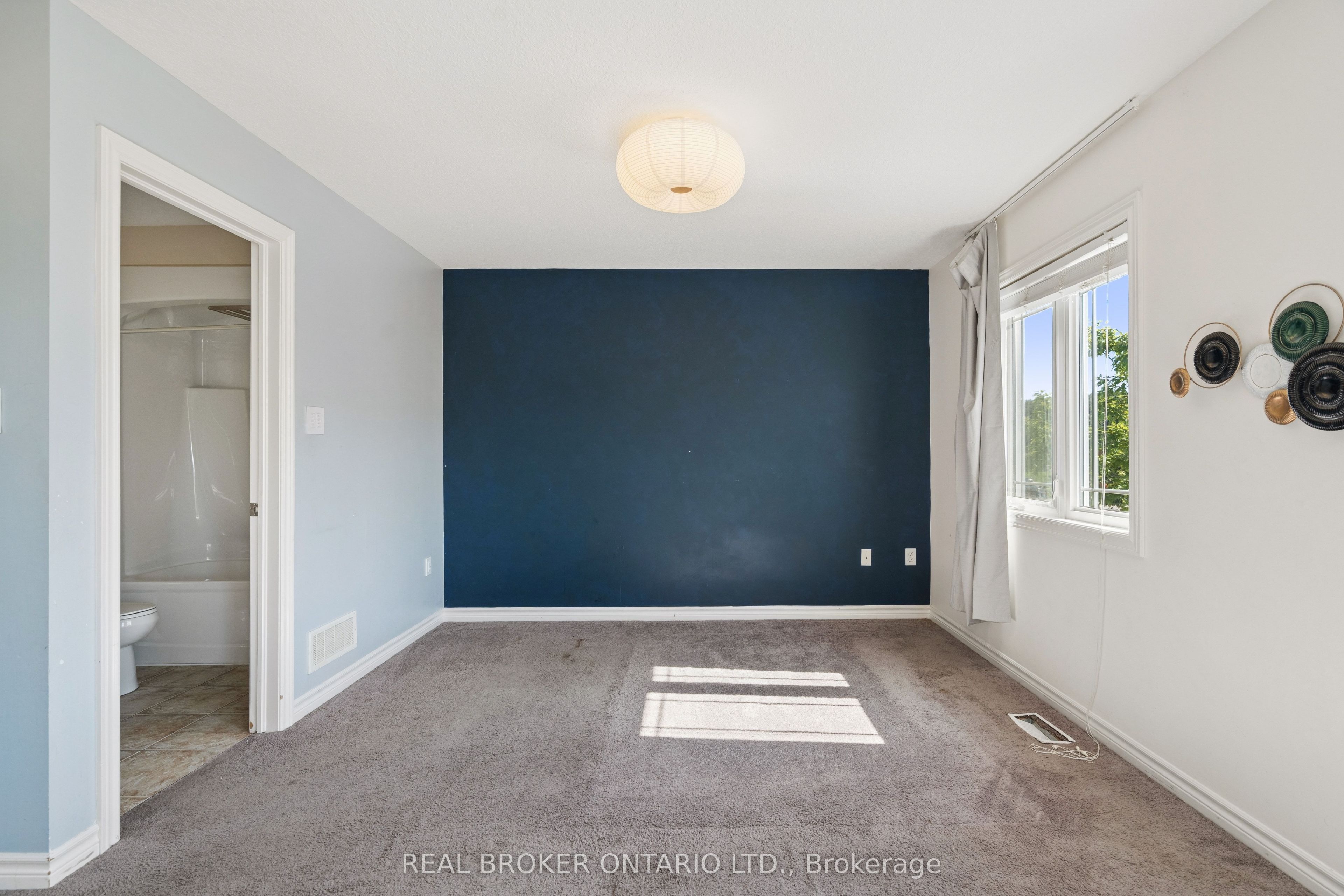 30 Kingsbury Square Property Photo 17