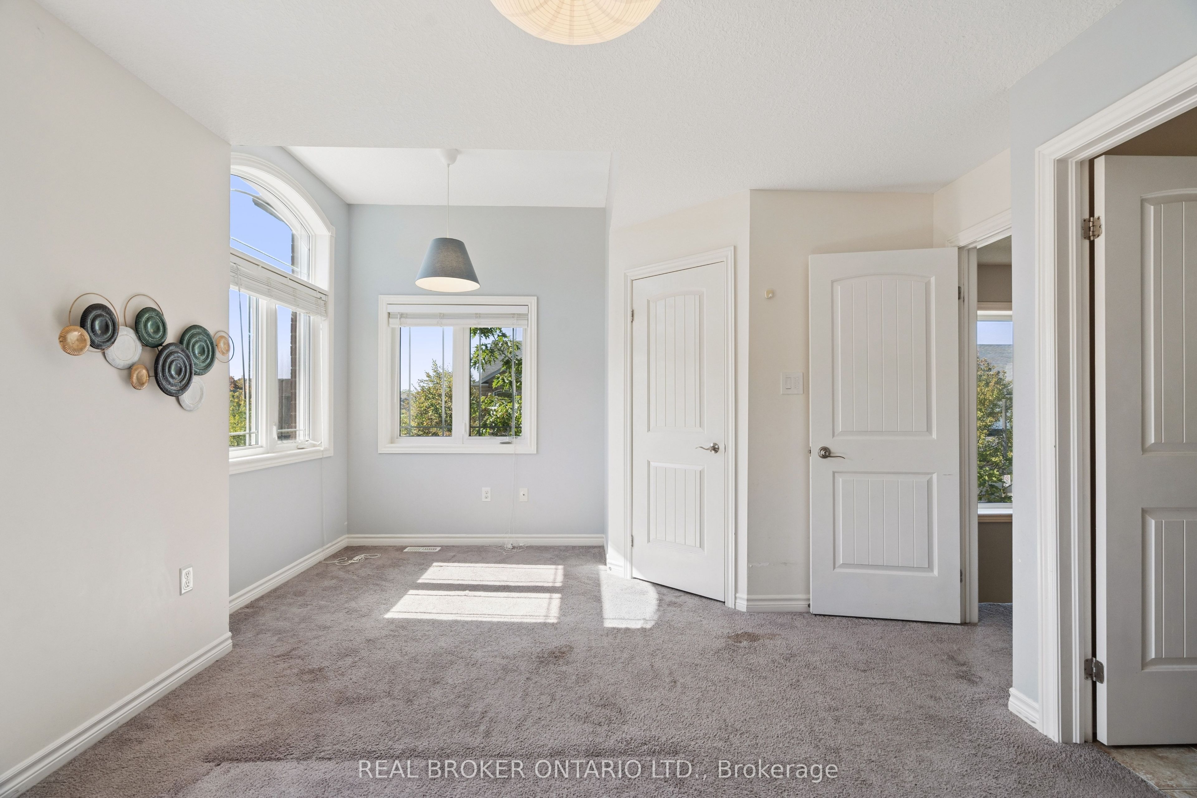 30 Kingsbury Square Property Photo 18