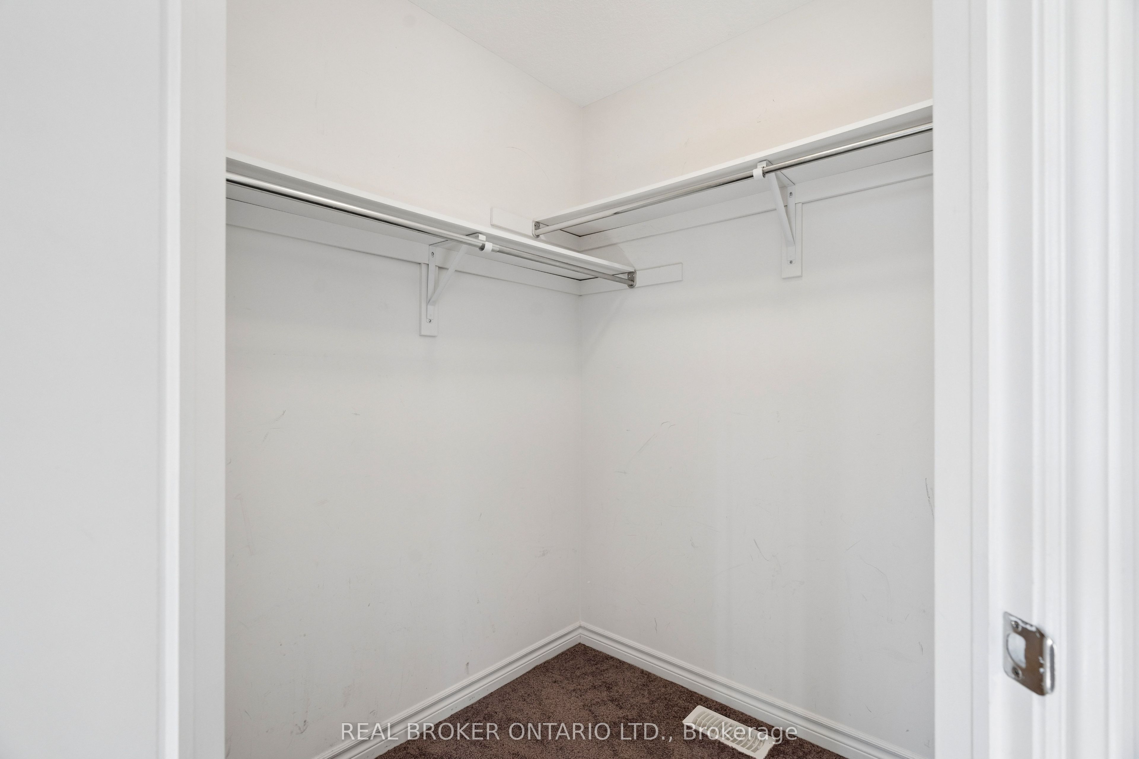 30 Kingsbury Square Property Photo 19