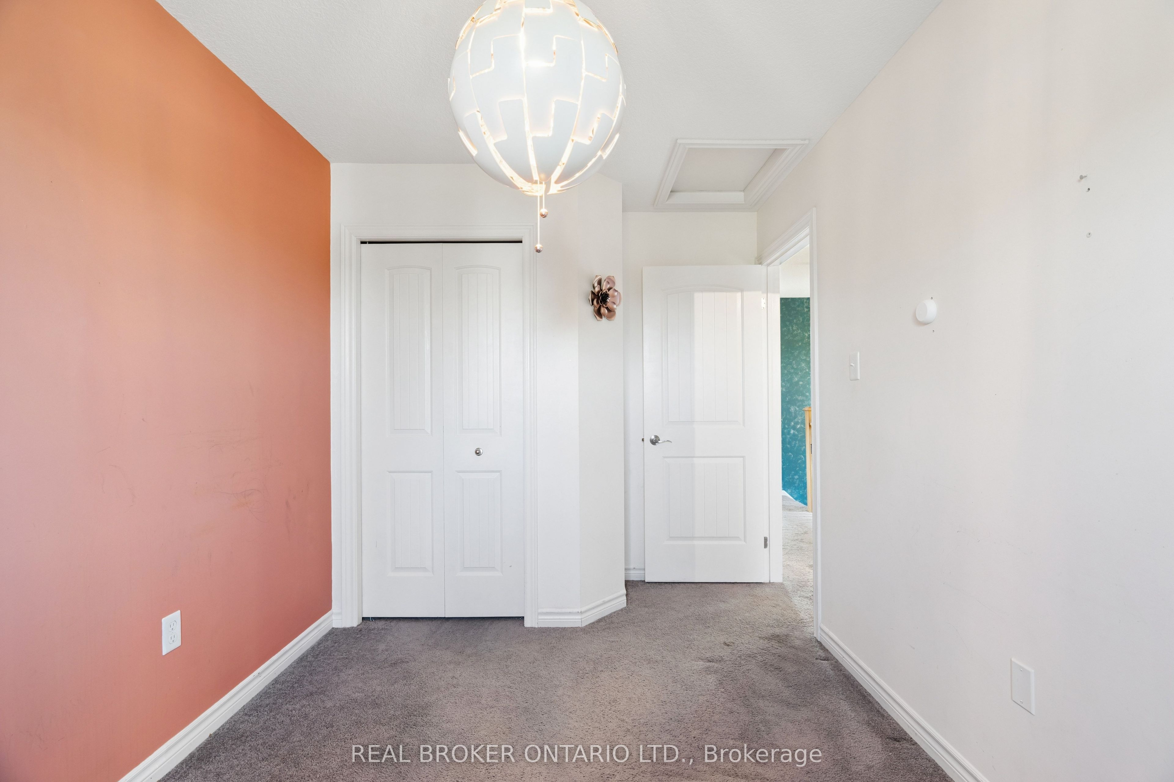 30 Kingsbury Square Property Photo 23