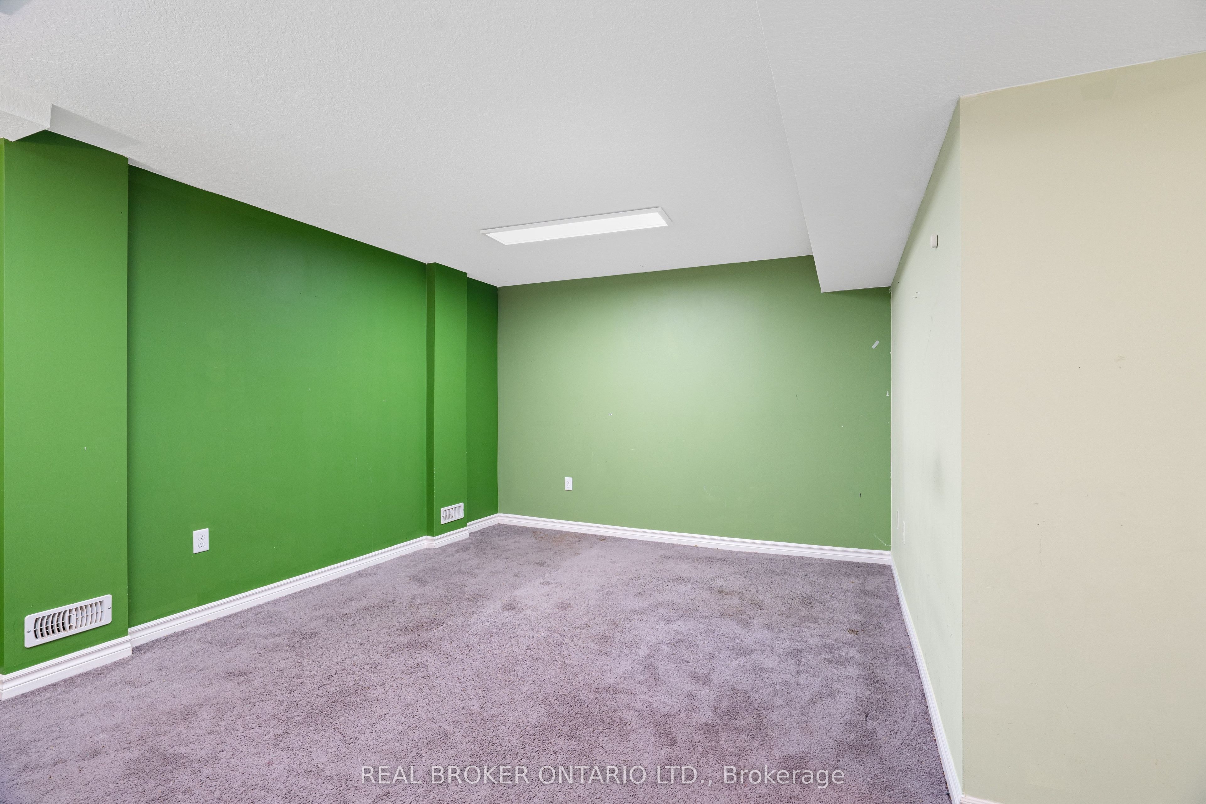 30 Kingsbury Square Property Photo 27