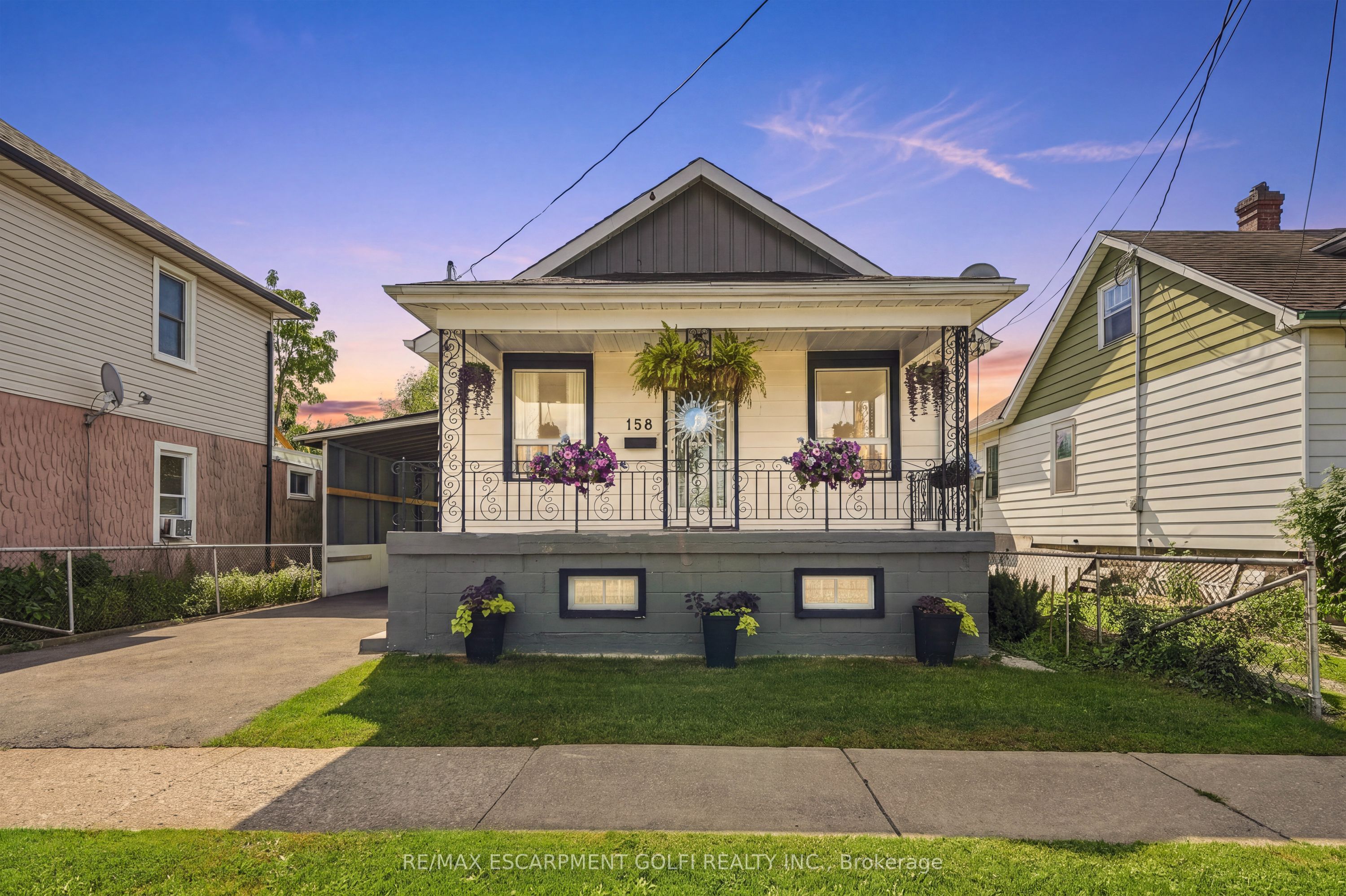 158 Niagara Falls Road Property Photo 1