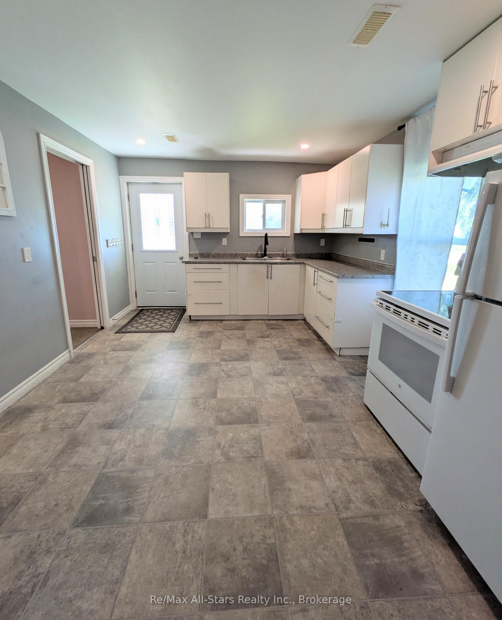 5-7 Weldon Road Property Photo 9