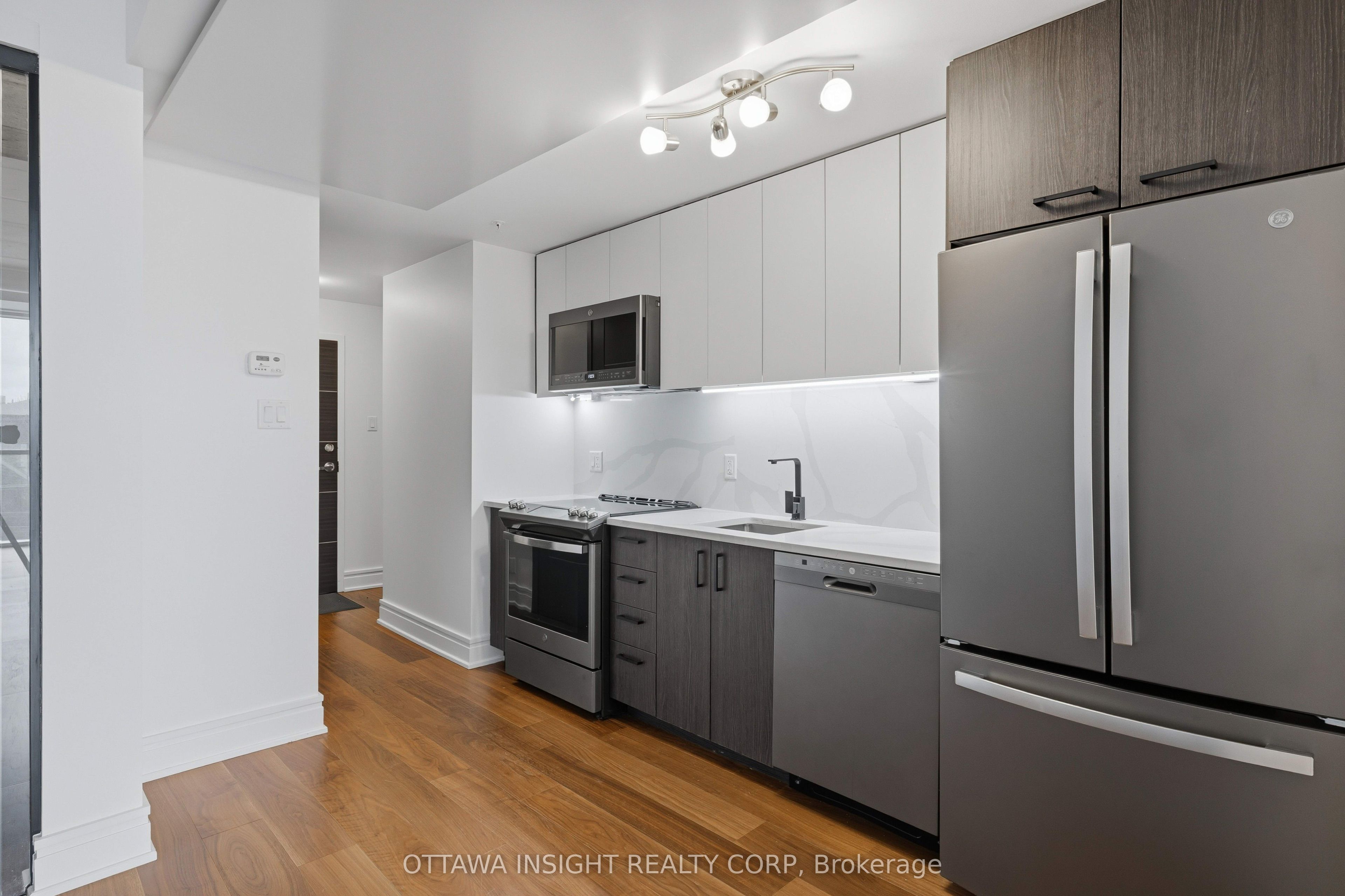 150 Marketplace Avenue Ht2.5gbf Property Photo 9