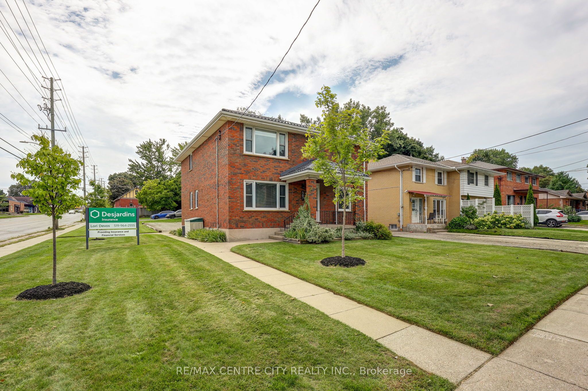 587 Lambton Street Property Photo 2