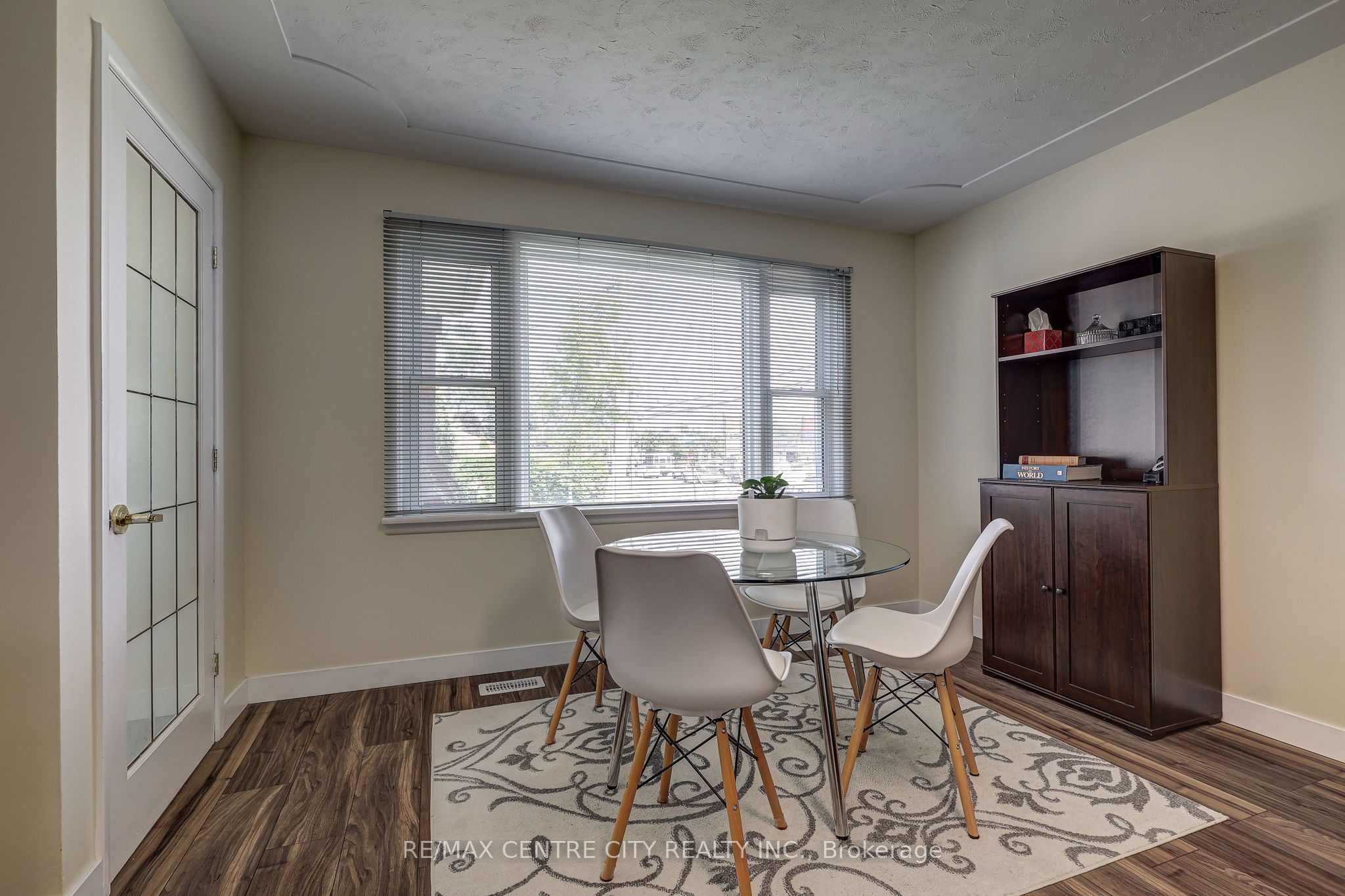 587 Lambton Street Property Photo 19