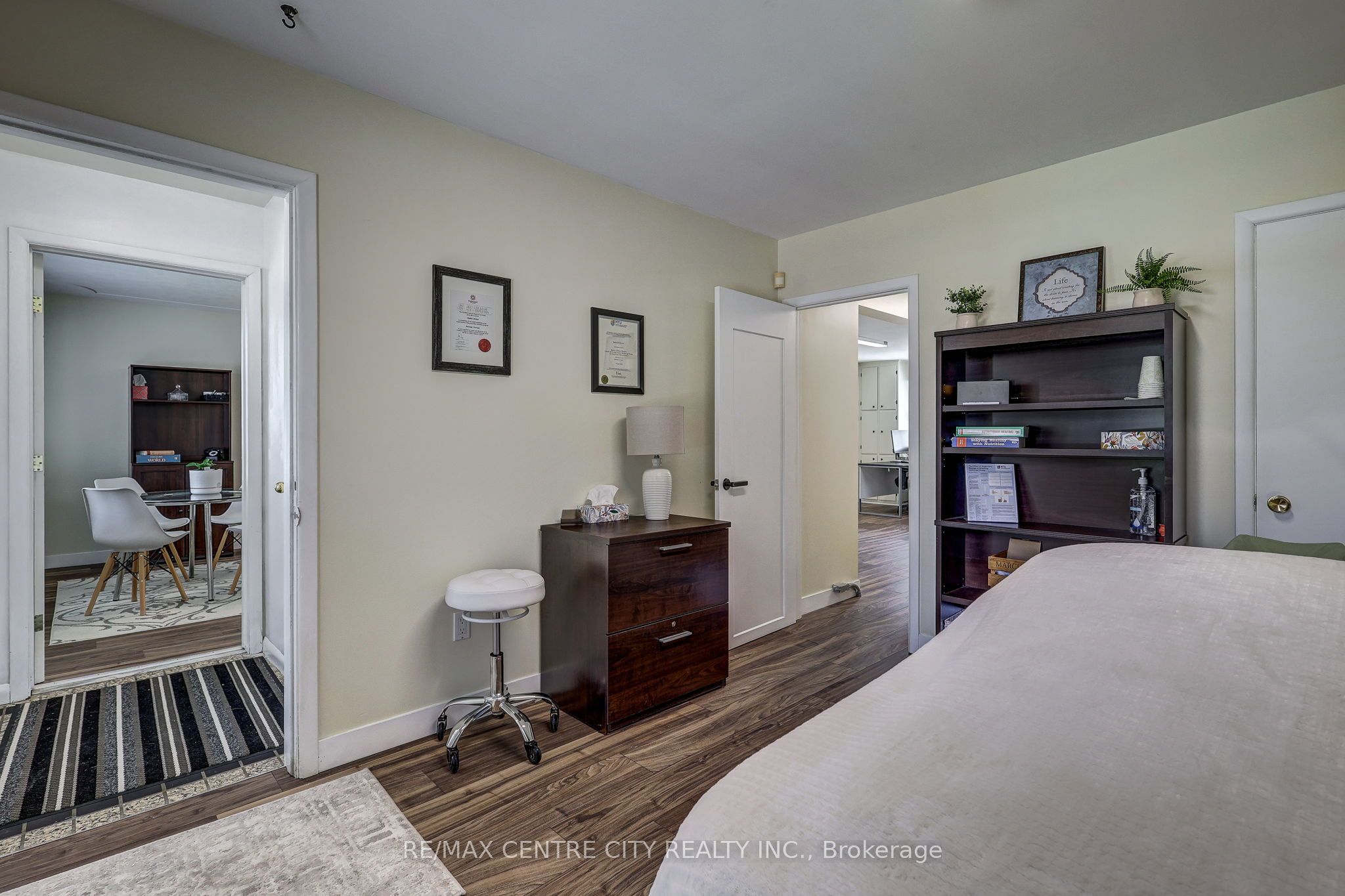 587 Lambton Street Property Photo 26