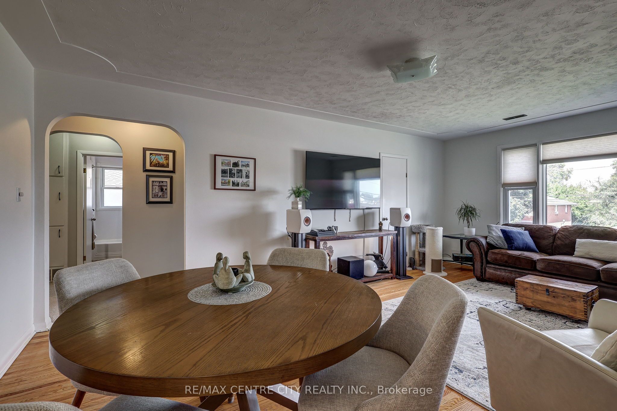 587 Lambton Street Property Photo 33