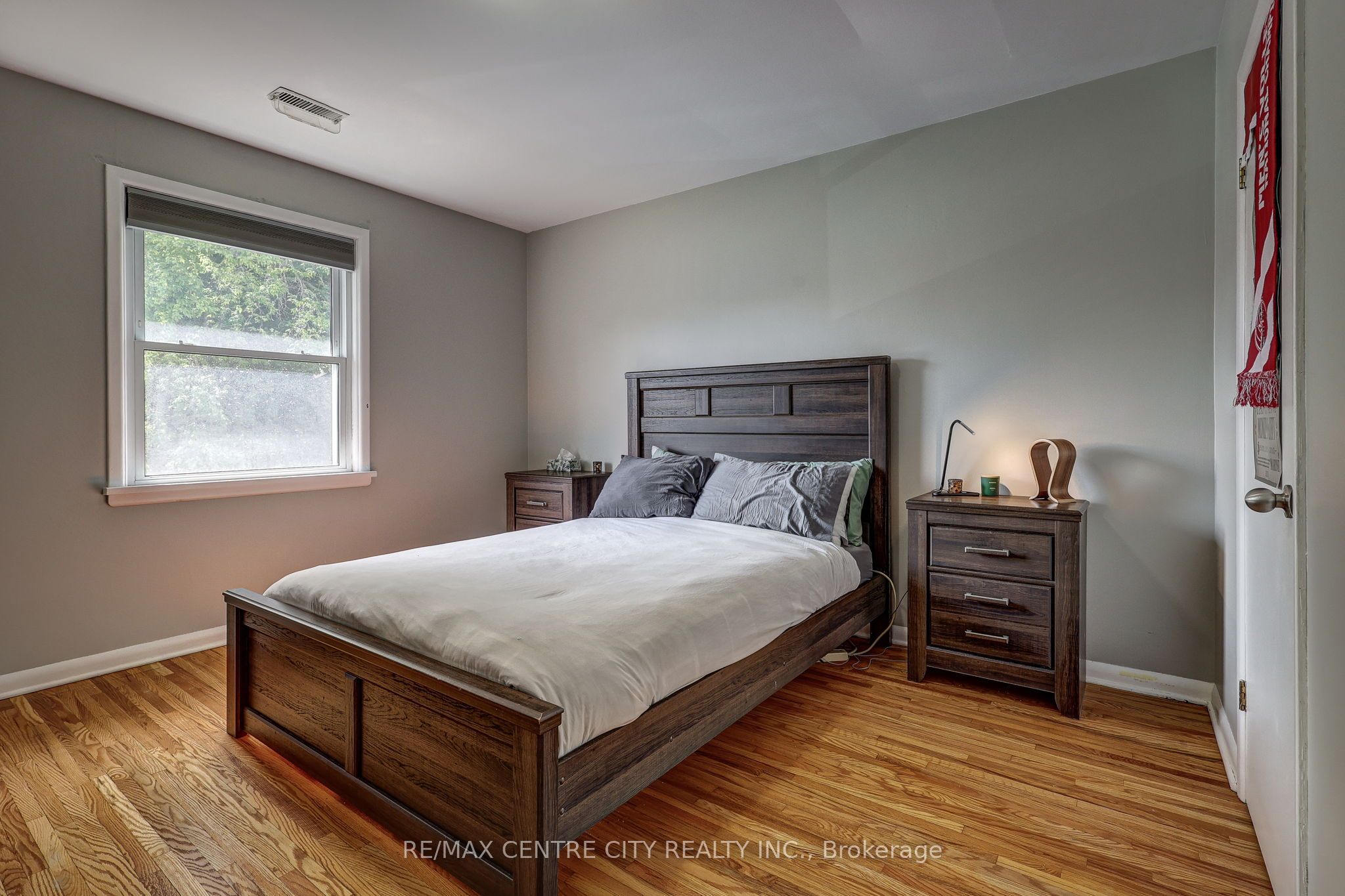 587 Lambton Street Property Photo 38