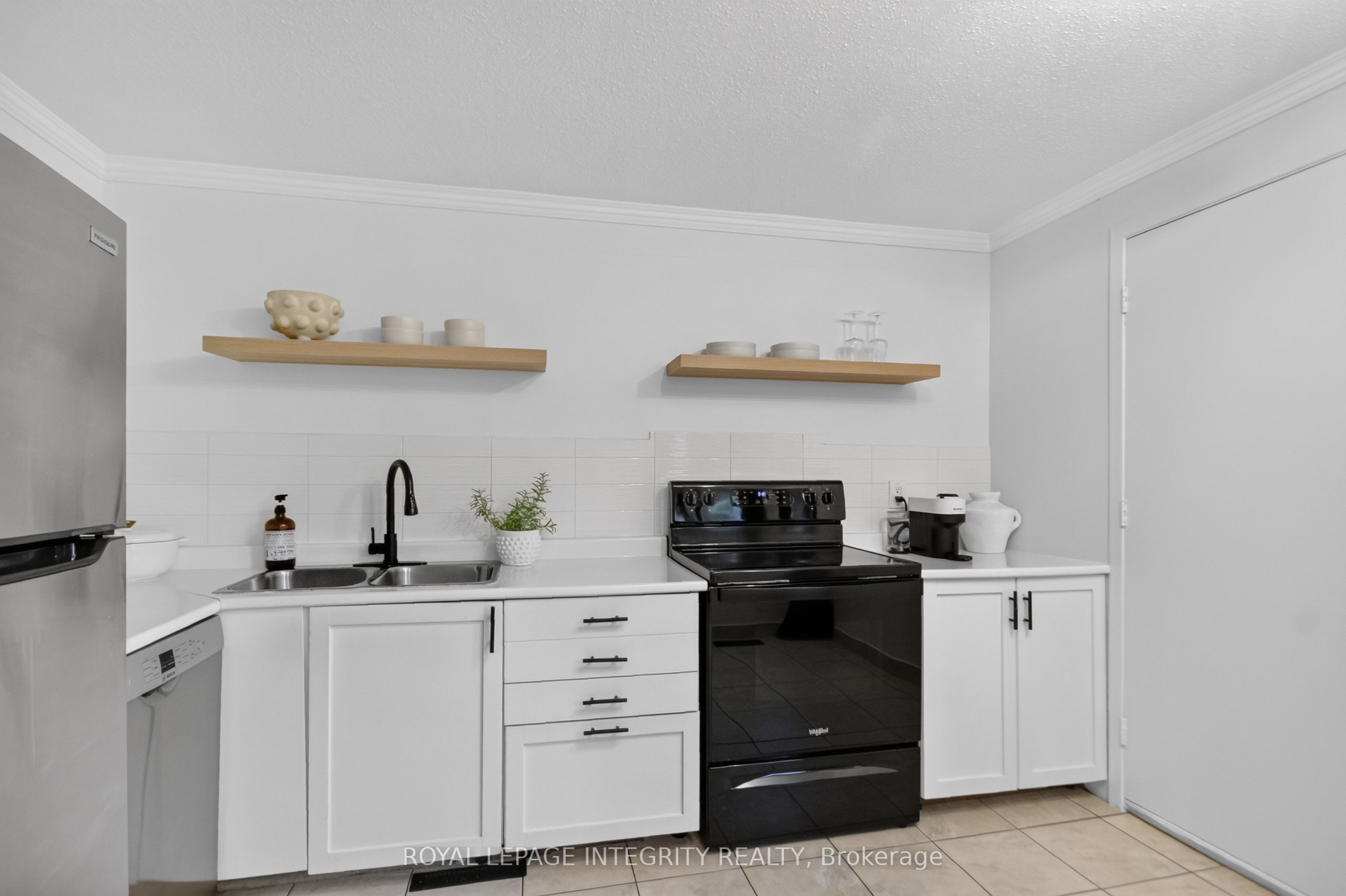 209 Sherway Drive Property Photo 11