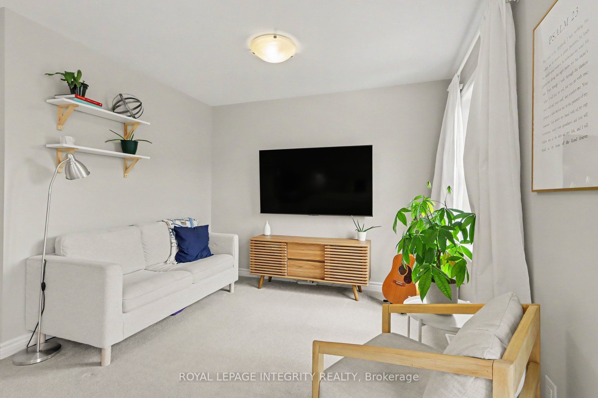 286 Fergus Crescent Property Photo 18
