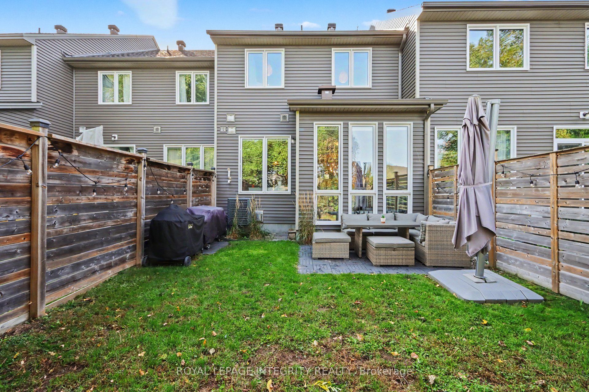 286 Fergus Crescent Property Photo 29