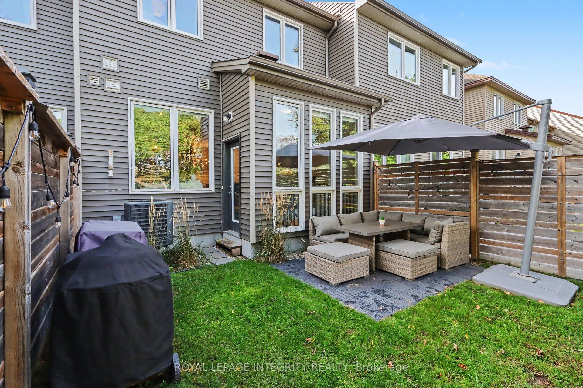 286 Fergus Crescent Property Photo 30