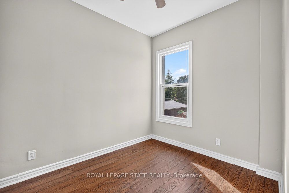 23 Garfield Avenue N Property Photo 31