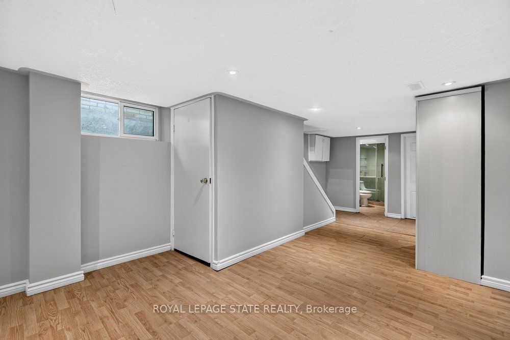23 Garfield Avenue N Property Photo 41