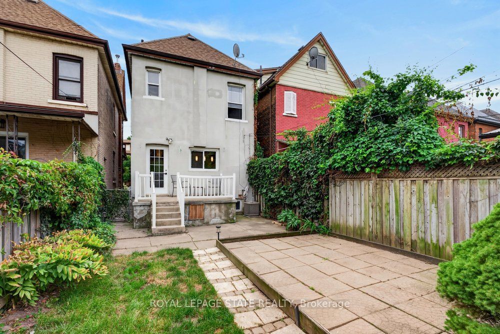 23 Garfield Avenue N Property Photo 43