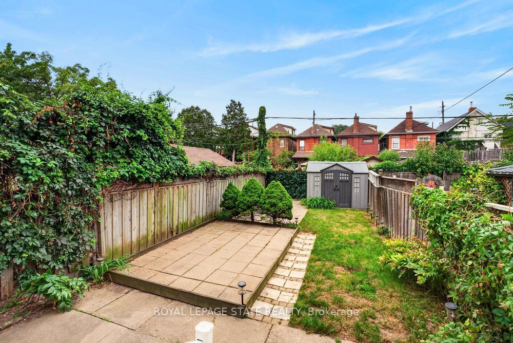 23 Garfield Avenue N Property Photo 44