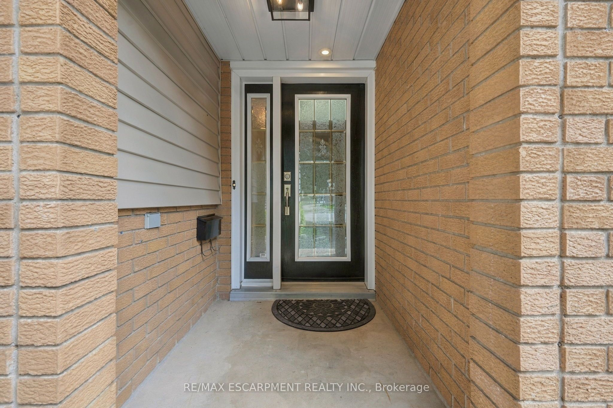 39 Rosemount Avenue Property Photo 4