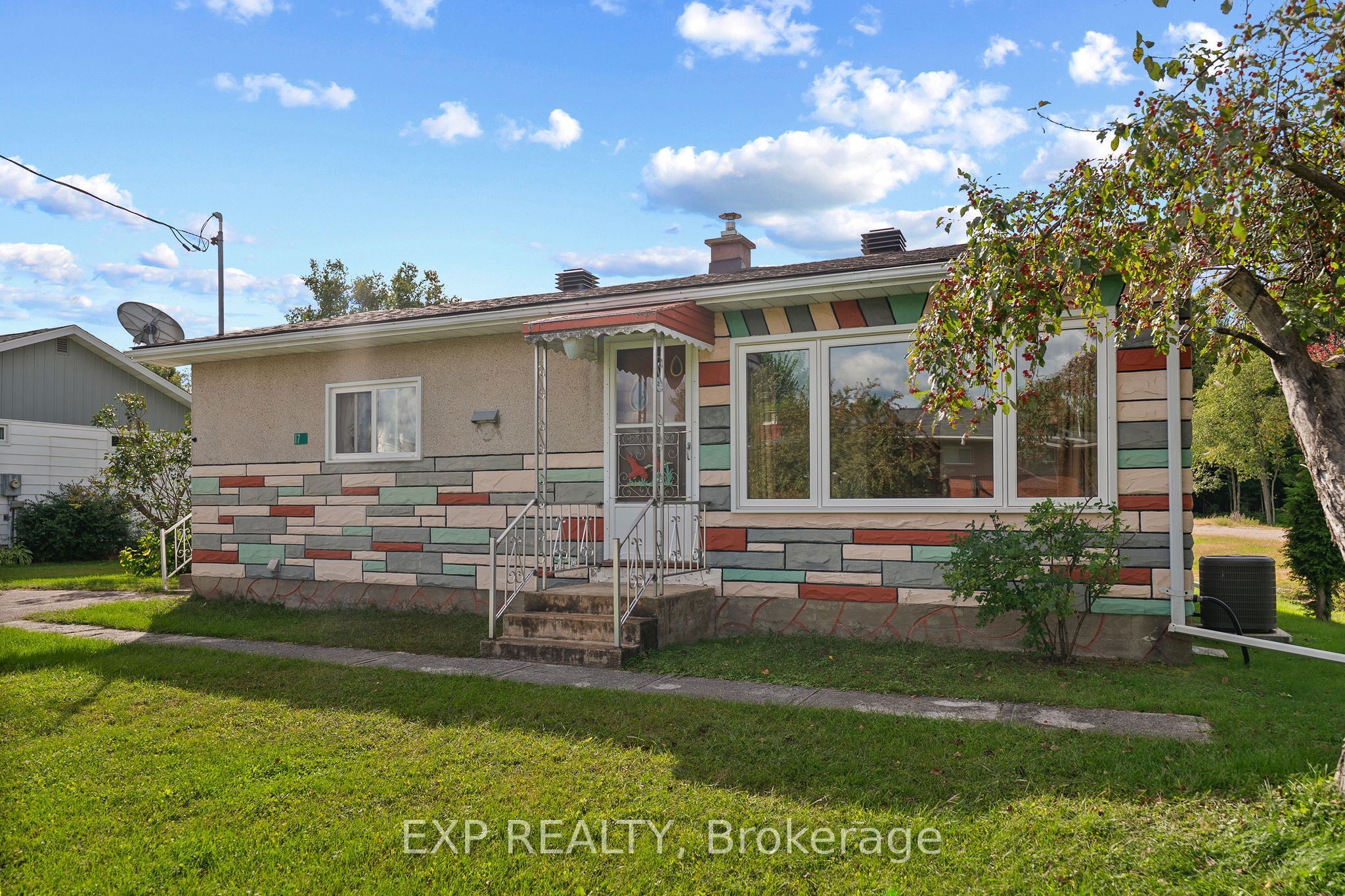 17 Casey Street Property Photo 2