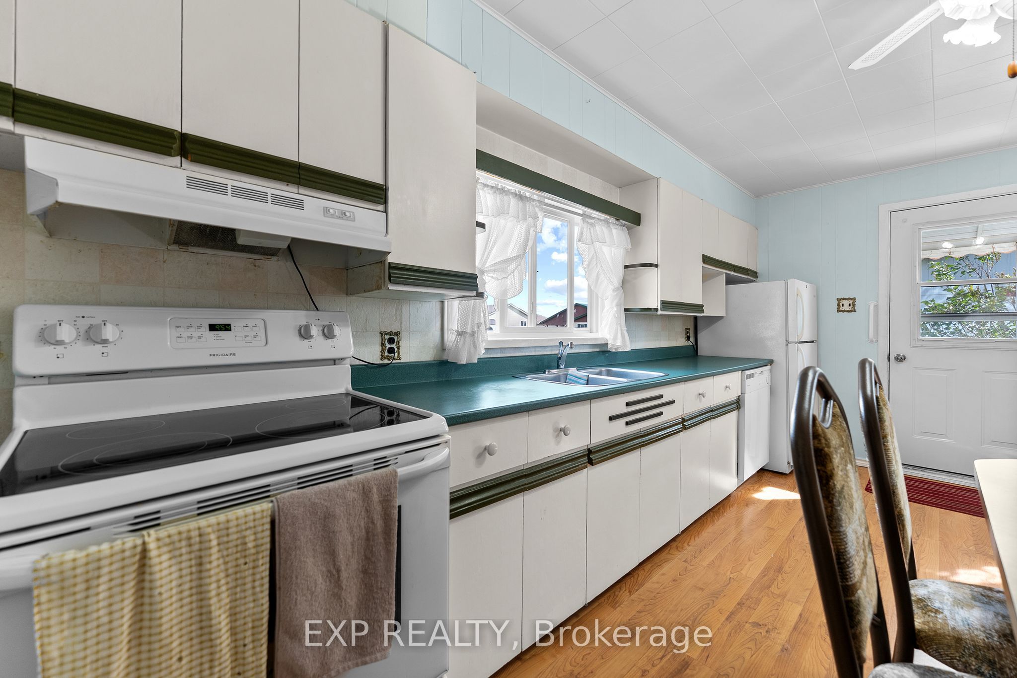 17 Casey Street Property Photo 9