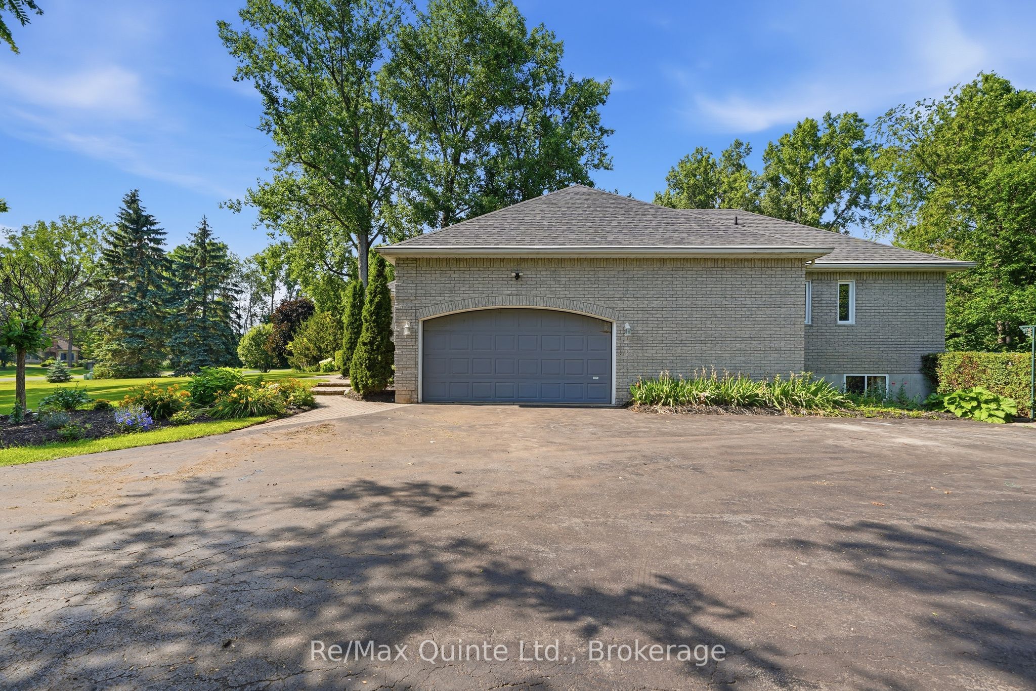 35 Penny Lane Property Photo 9