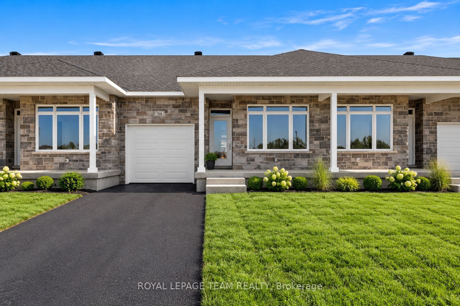 1068 Dobbie Street Property Photo 1